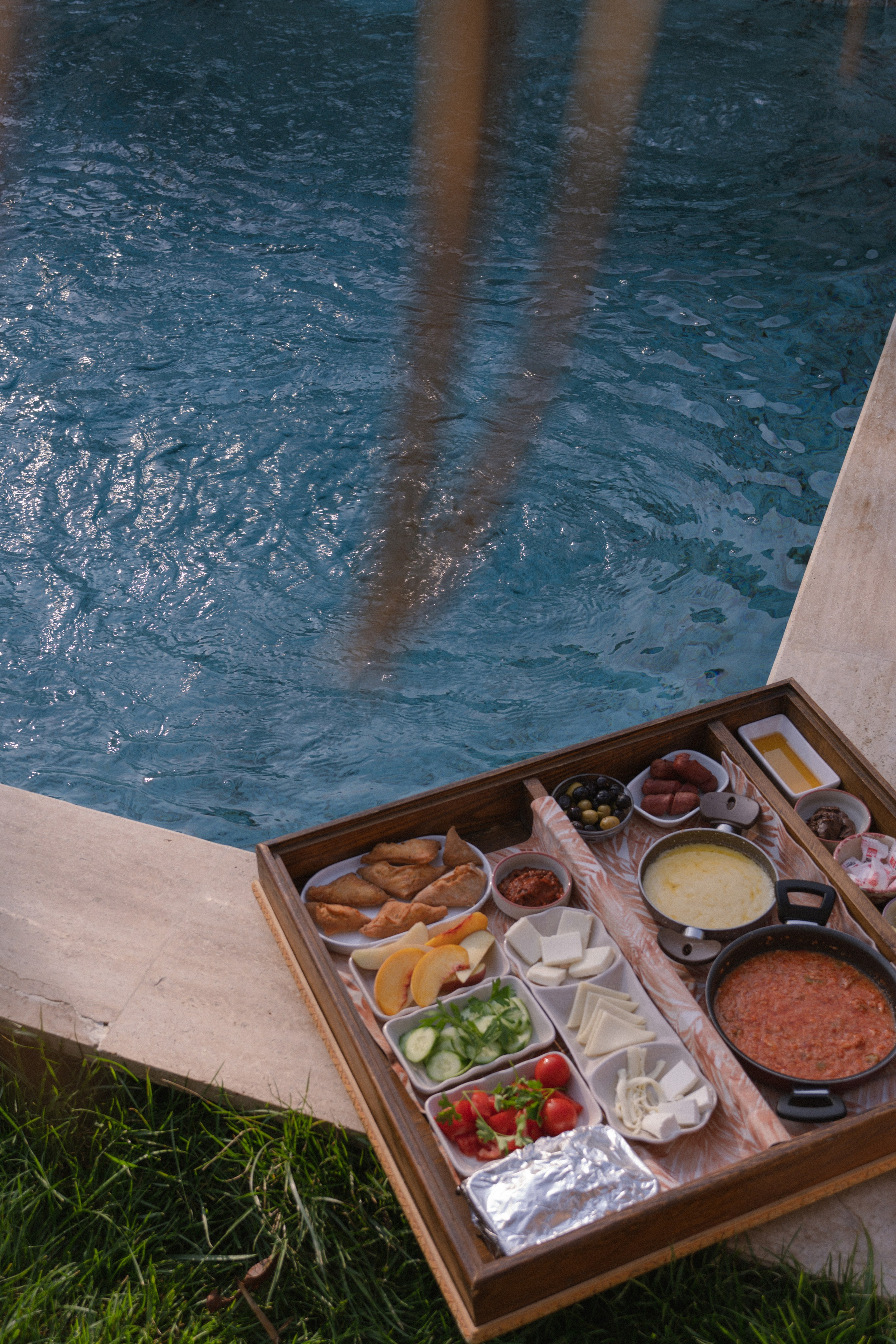 Dut Sapanca. Professional photographer and videographer specializing in filming hot