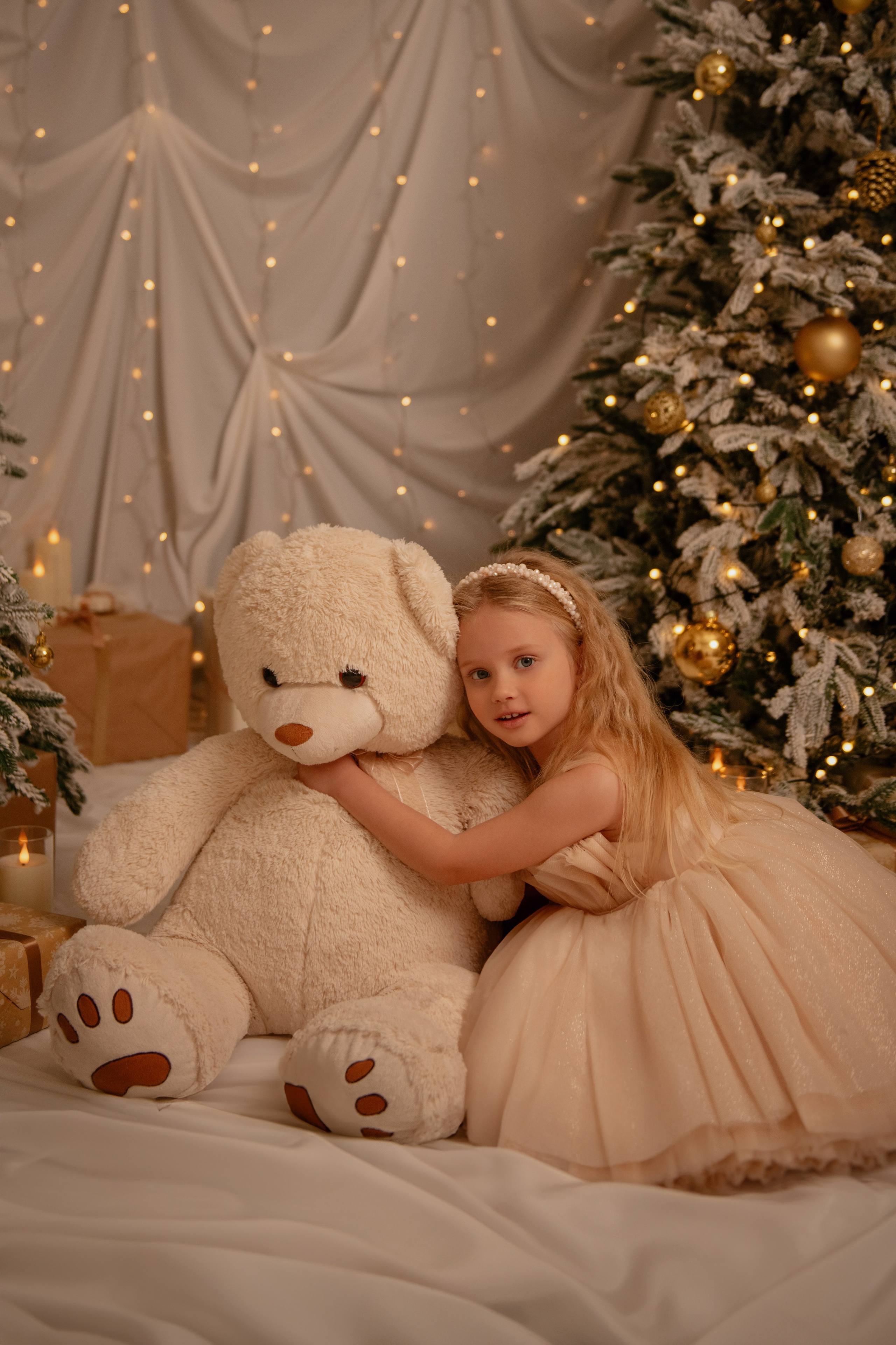 Maria & Tanya. Vánoční focení. Profesionální fotografka v Praze Anastasia Haritonova