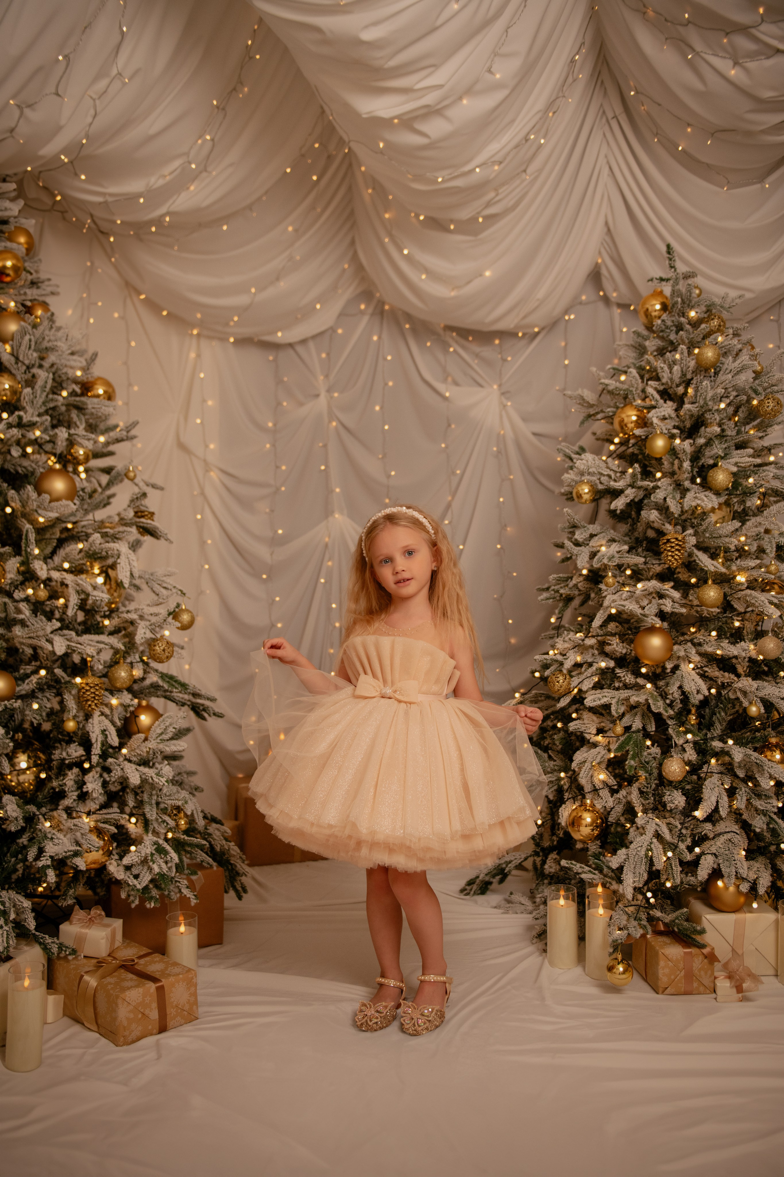 Maria & Tanya. Vánoční focení. Profesionální fotografka v Praze Anastasia Haritonova