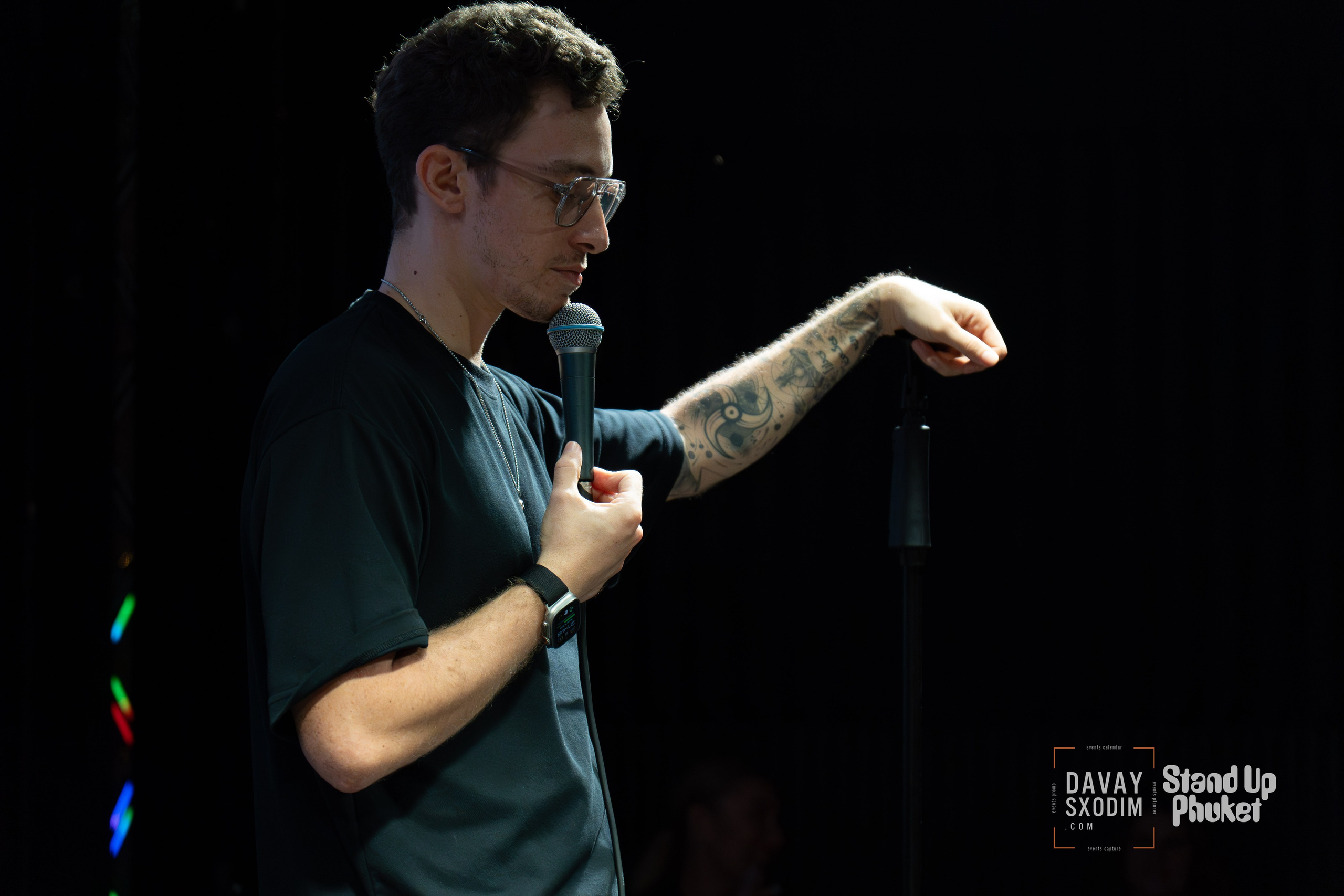 Standup Влада Лапина | Фоторепортаж | Афиша | DAVAYSXODIM.com PHUKET. АФИША|ФОТОРЕПОРТАЖИ|ИВЕНТЫ|ПХУКЕТ