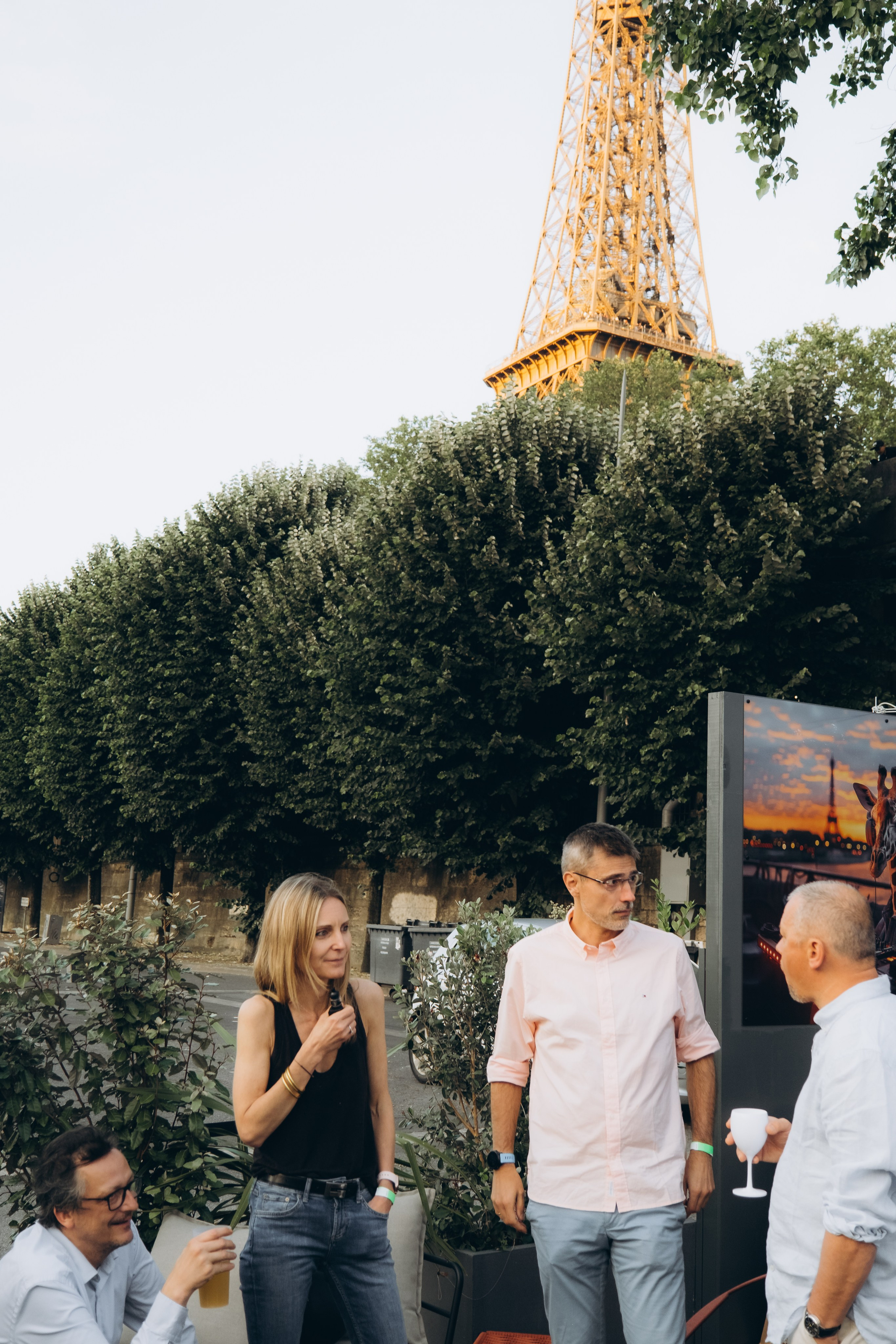 Marie’s Birthday with an Eiffel Tower view. Photographer in Paris Marina Chaput