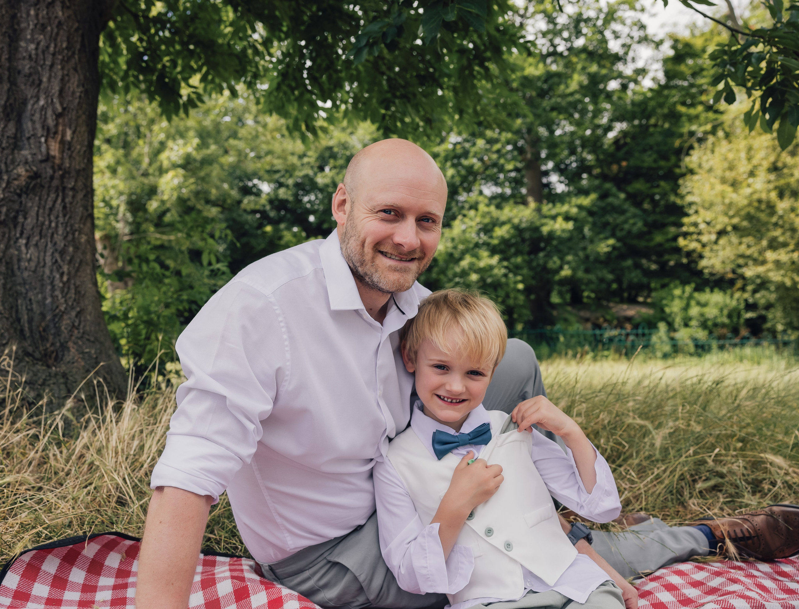 Summer Picnics. PHOTOGRAPHER IN LONDON