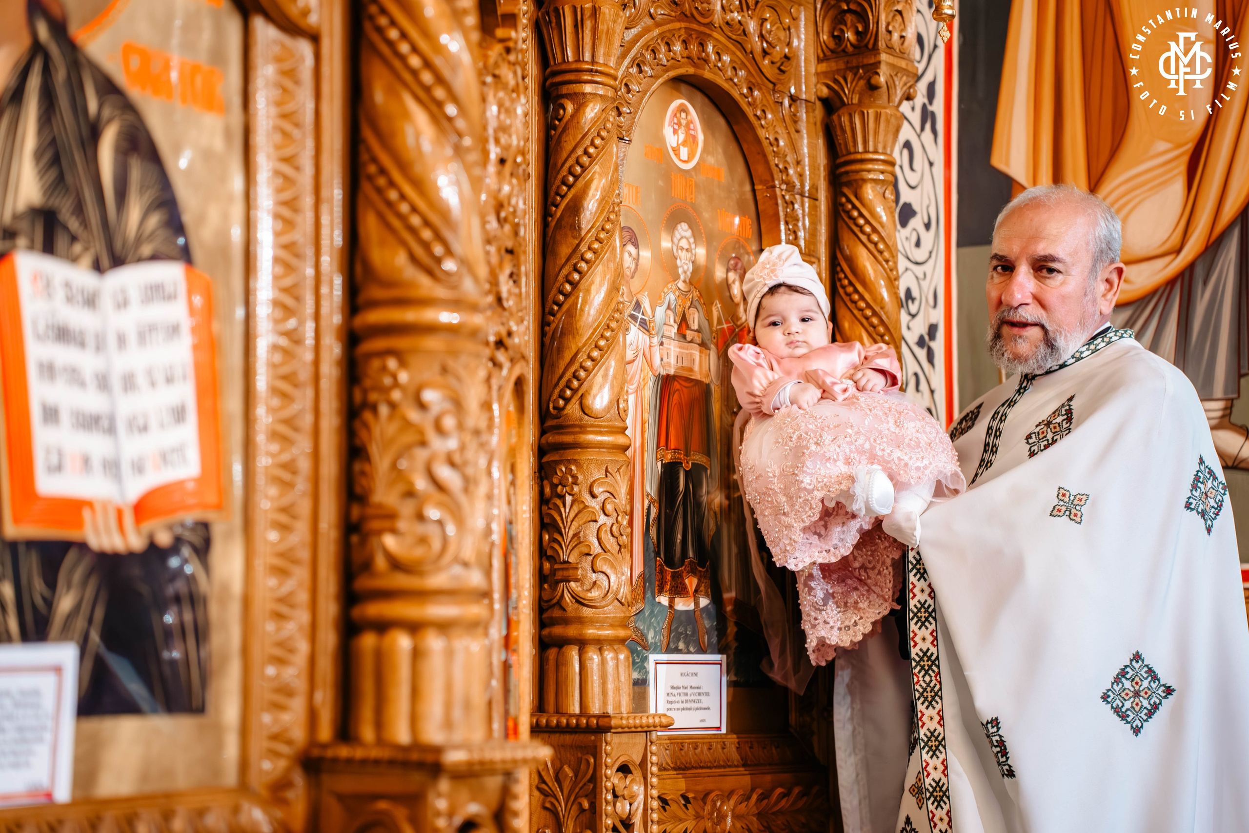 BAPTISM PHOTOGRAPHY. DESPRE NOI