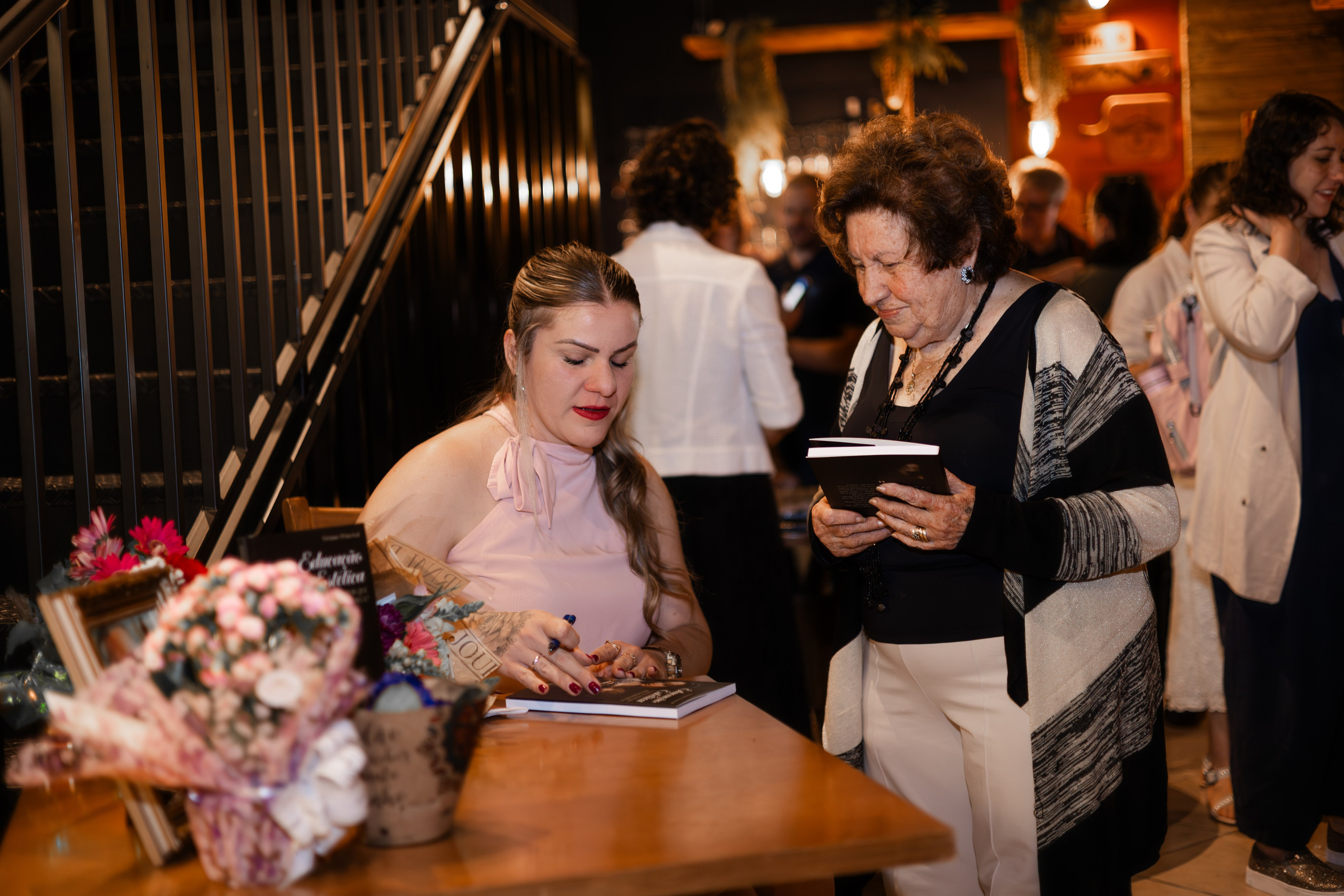 Lançamento de Livro Vivi Princival