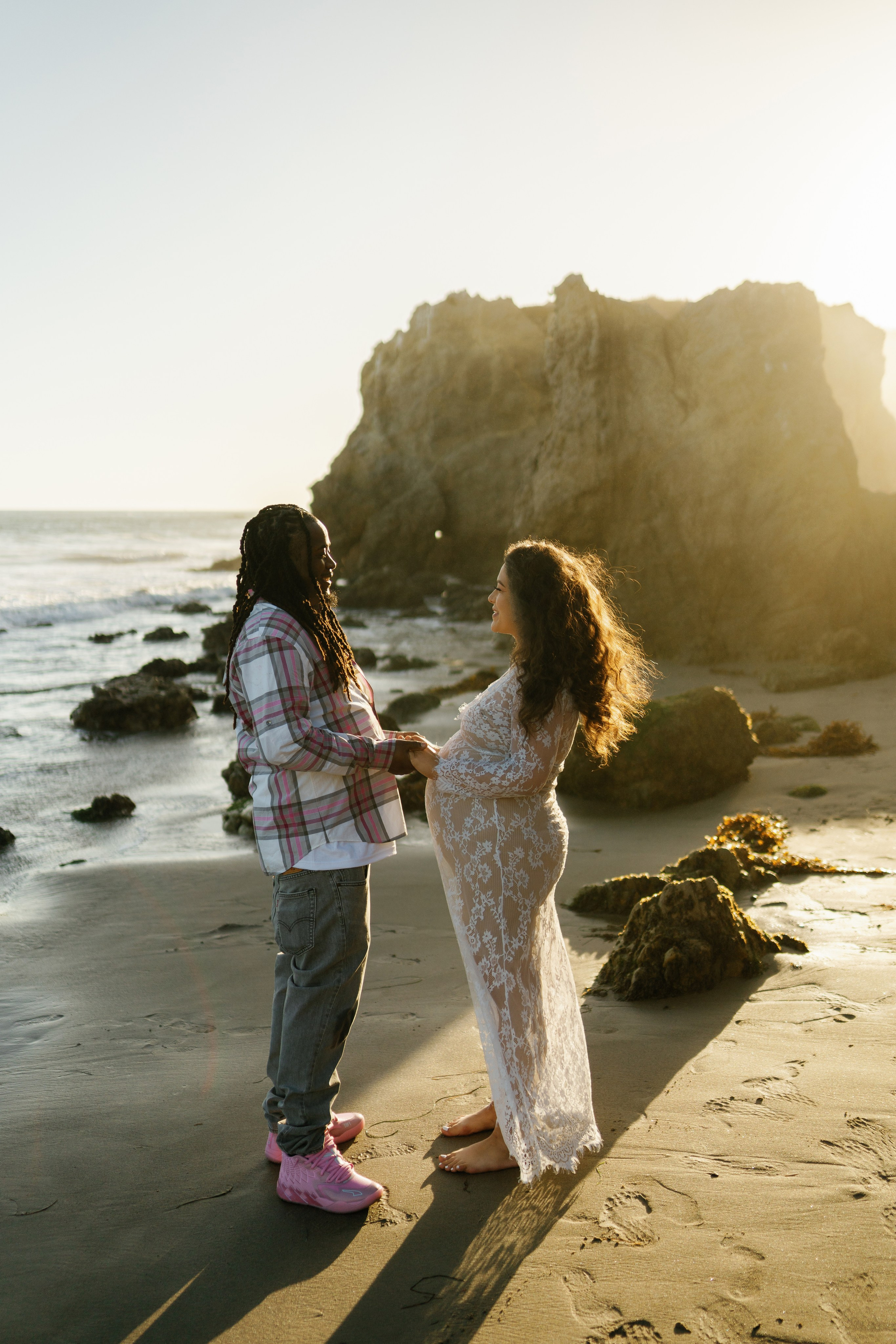 El Matador Beach Maternity Session. Wedding Photography & Videography Team in California, Los Angeles, San Francisco, San Diego and Travel