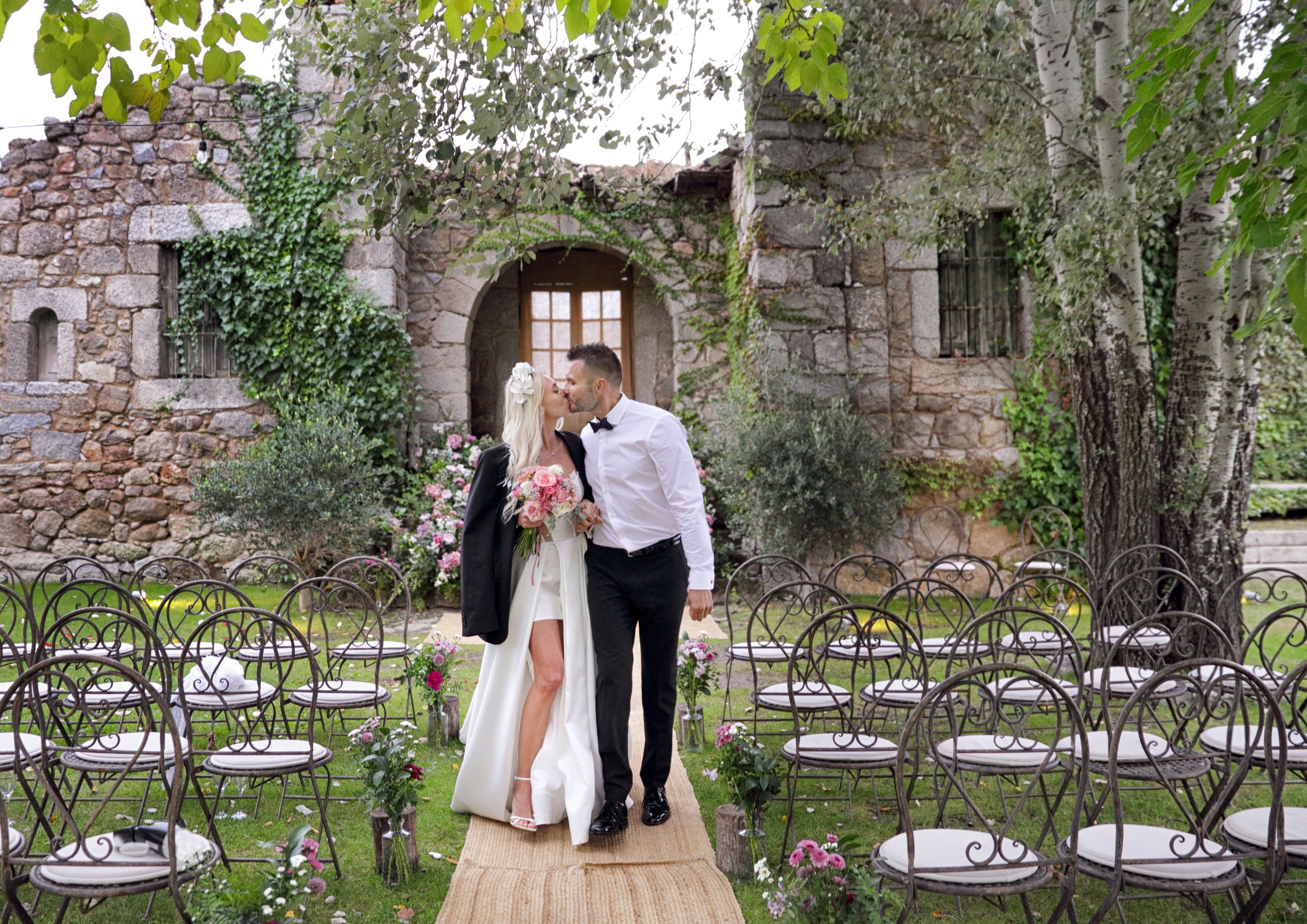 Madrid. Finca El Gasco. Luxury wedding, portrait, family photographer over Europe