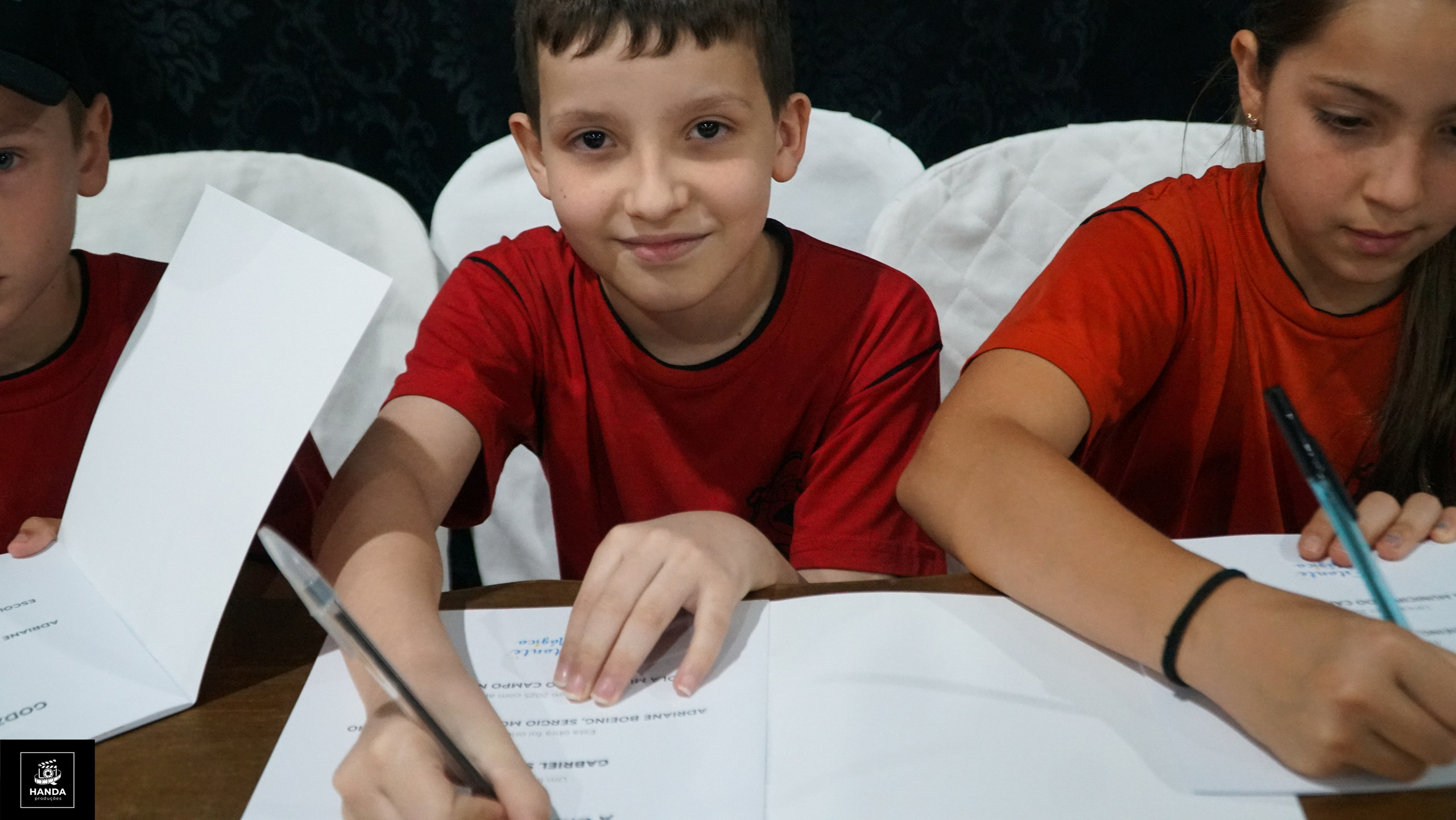 Noite autógrafos colégio Aurélio Buarque de Holanda. Handa Produções