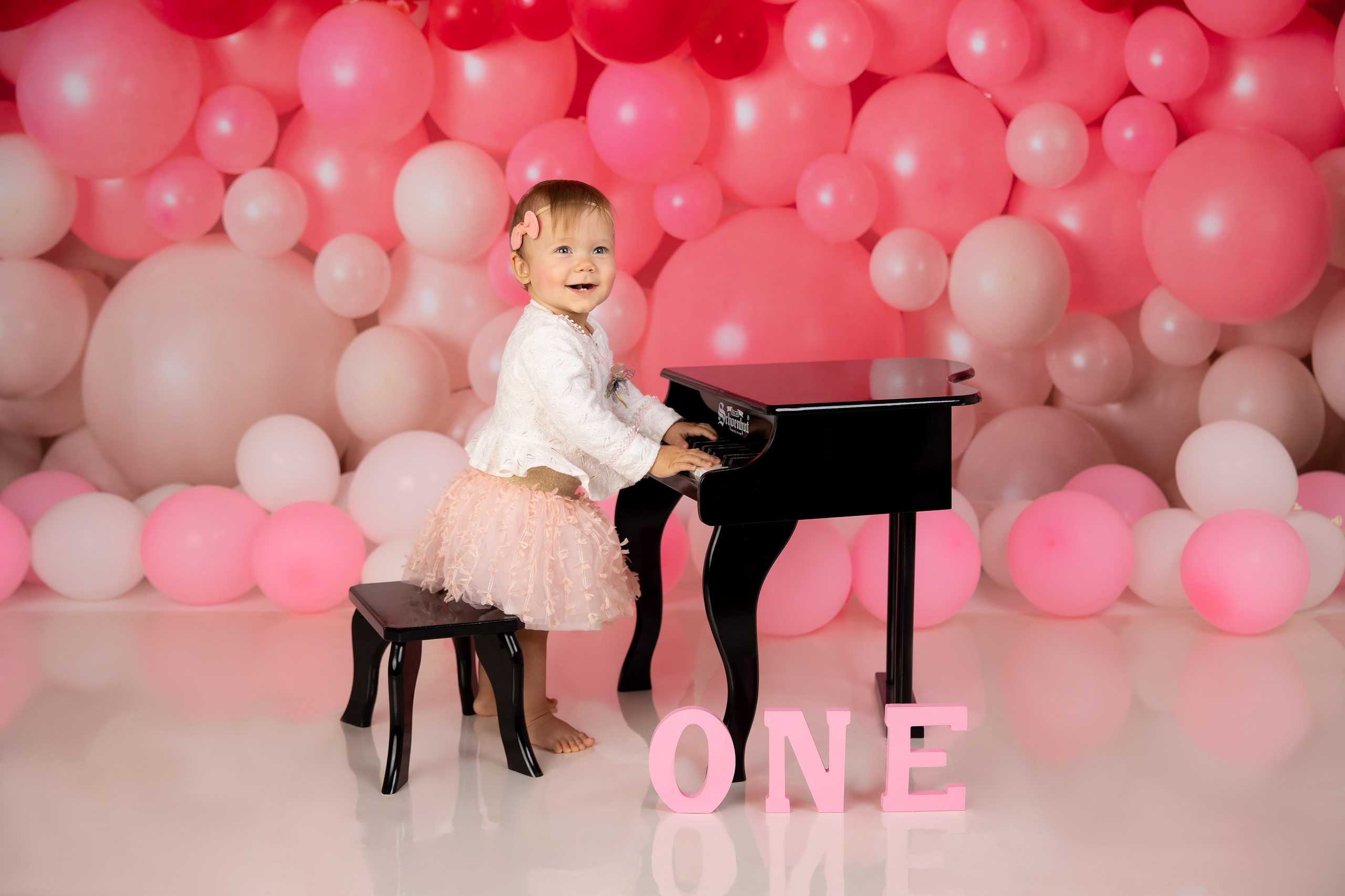 Smash cake photo session in Miami. Miami Family and Event Photographer