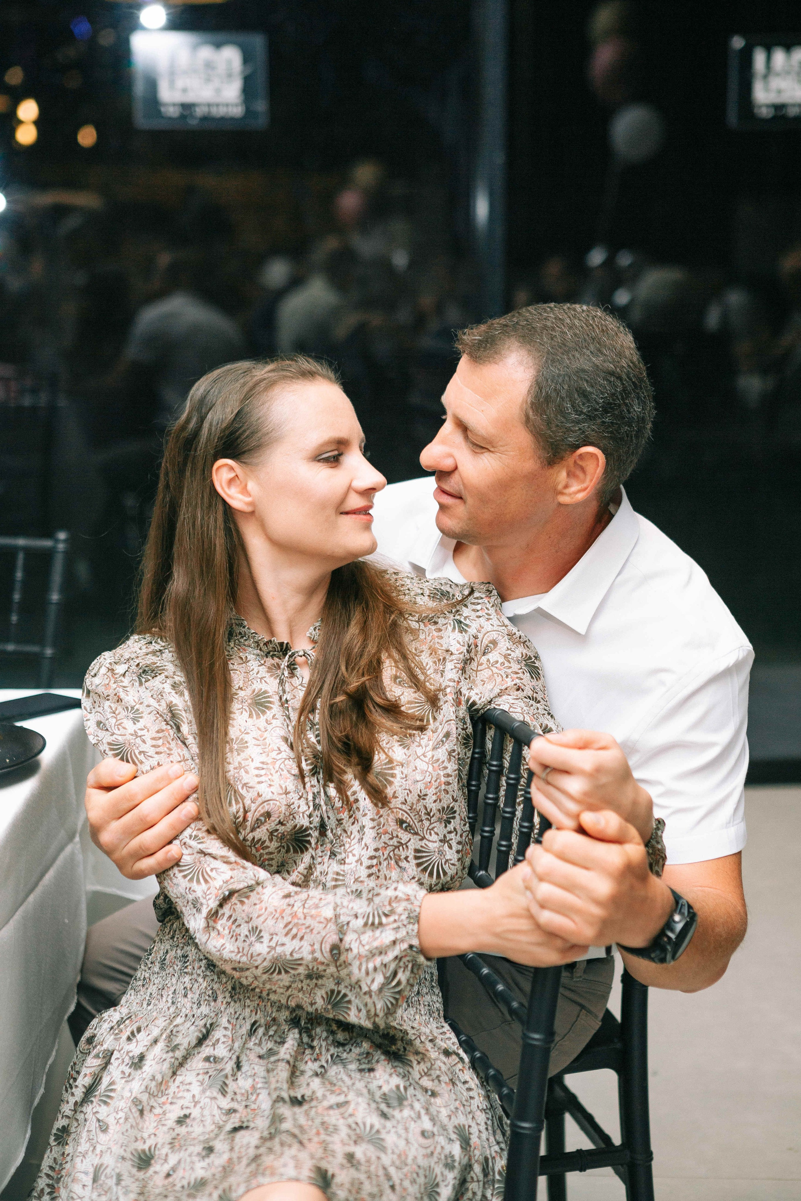 PARTY WITH FRIENDS. Https://shi-photo.com/