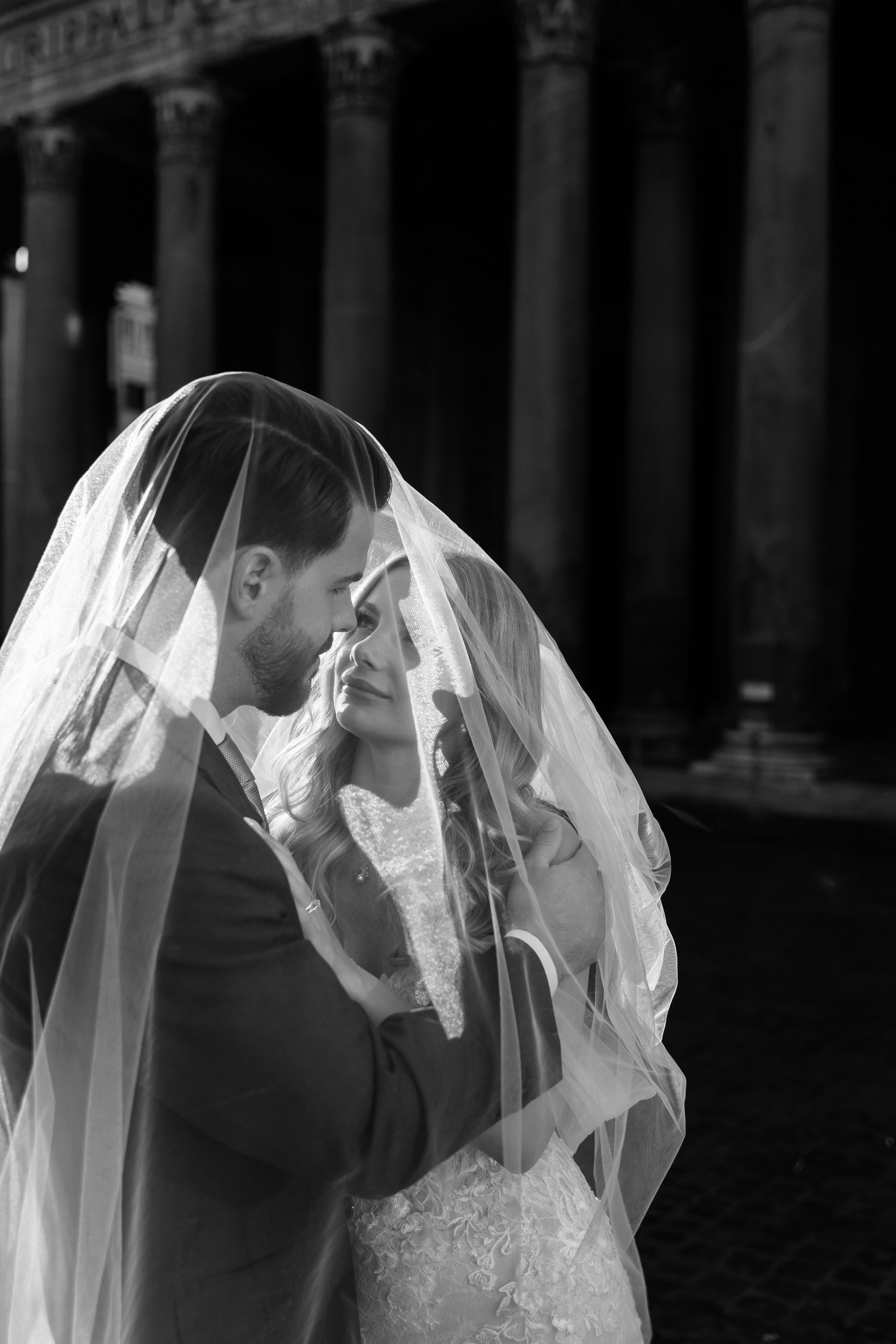 Wedding photographer in Rome. Wedding Photographer Rome Tuscany Como Sicily Puglia Amalfy Italy- Oksana Savenchuk