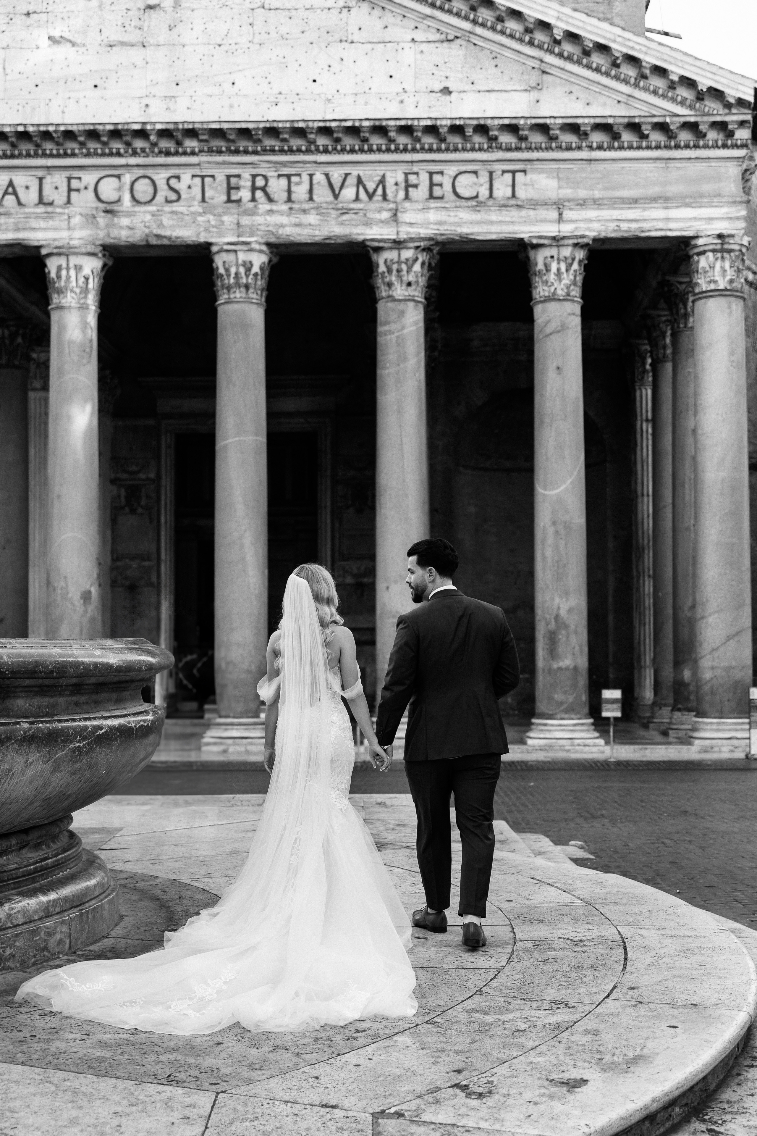 Wedding photographer in Rome. Wedding Photographer Rome Tuscany Como Sicily Puglia Amalfy Italy- Oksana Savenchuk