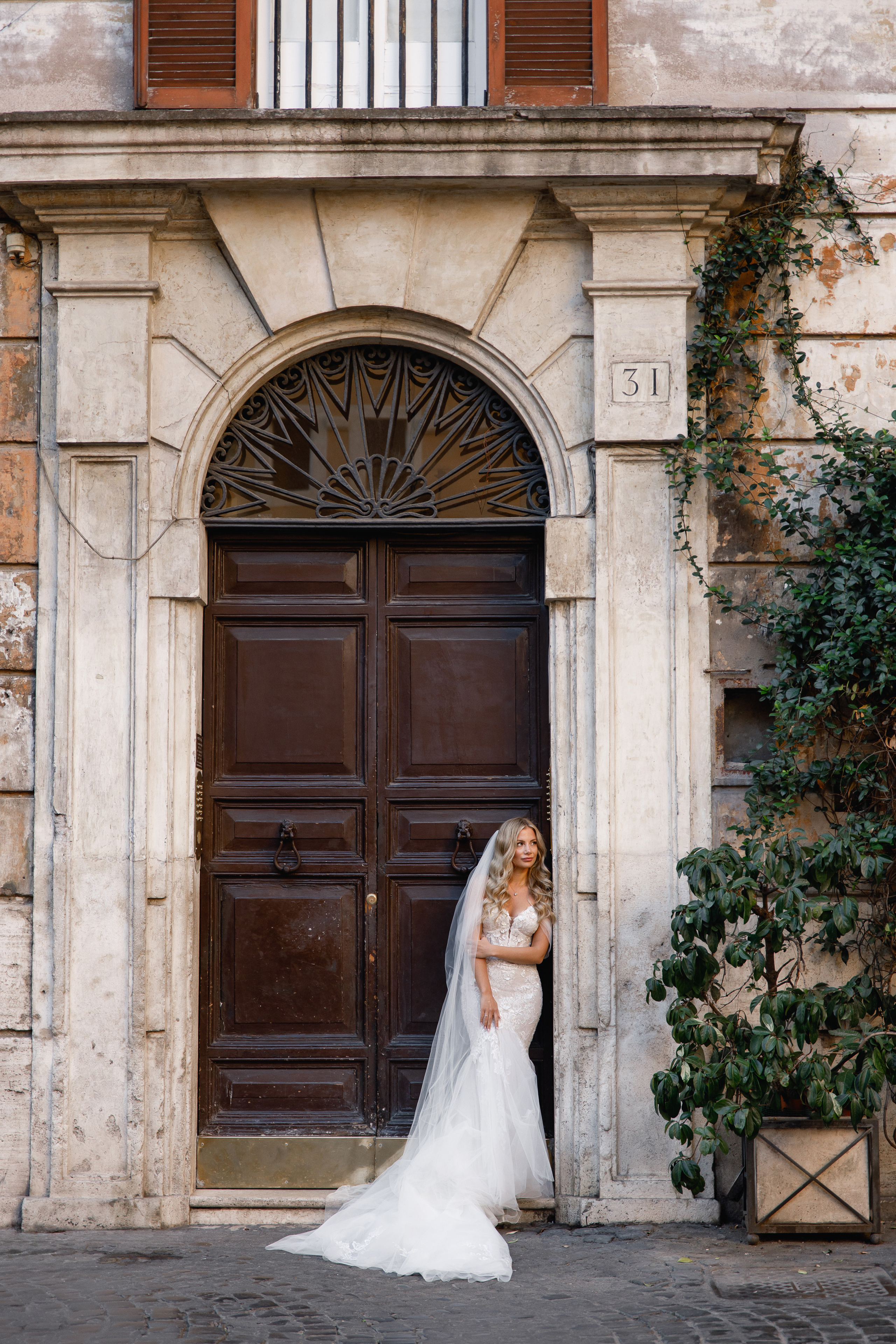 Wedding photographer in Rome. Wedding Photographer Rome Tuscany Como Sicily Puglia Amalfy Italy- Oksana Savenchuk