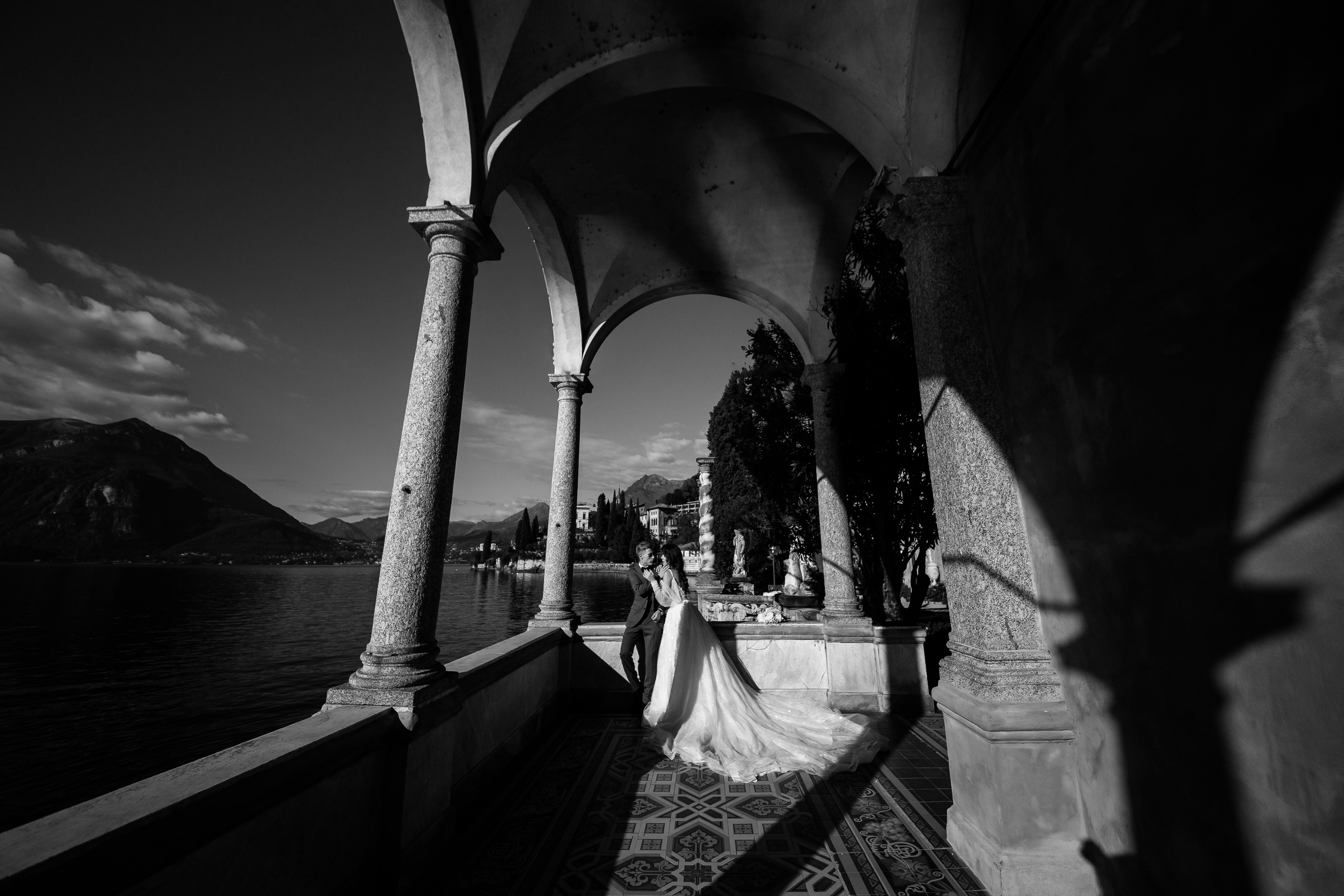 Wedding Como. Wedding Photographer Rome Tuscany Como Sicily Puglia Amalfy Italy- Oksana Savenchuk