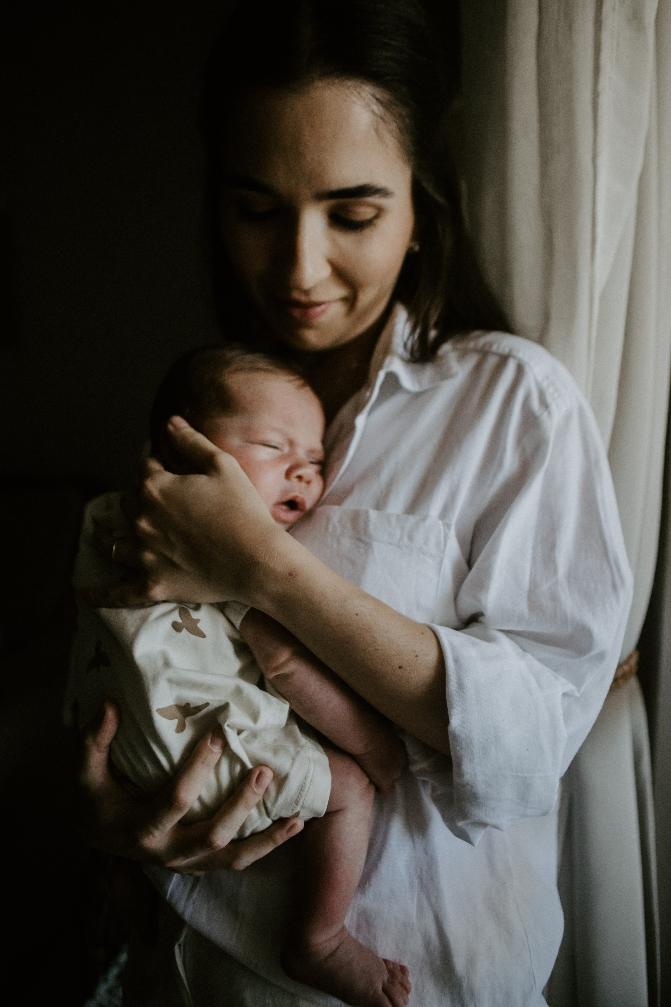 Bebê em casa. Fotógrafa de família