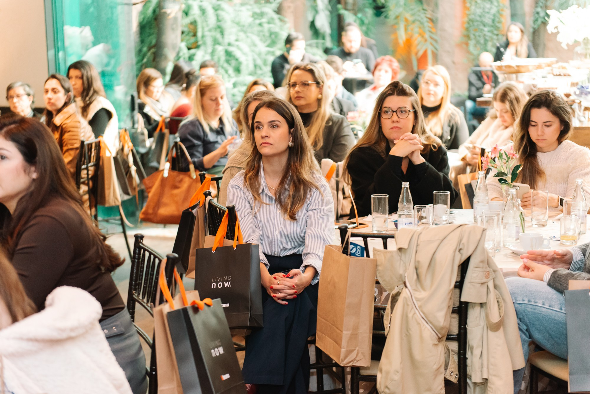 Café + Conteúdo | Casa Pinezi. 78 Imagens