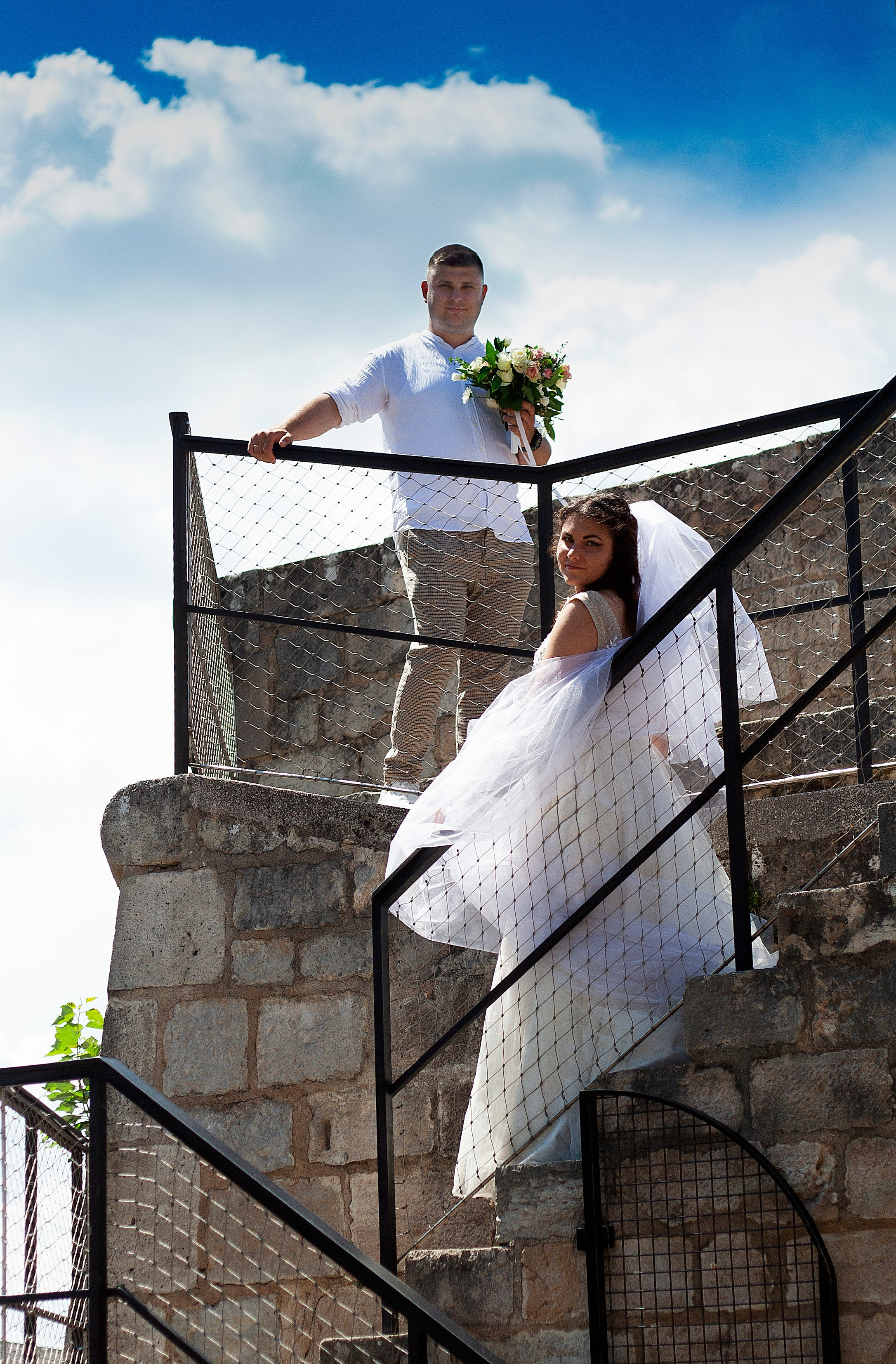 Promenade photo de mariage à Besançon: Julia et Denis. Photographe et graphiste Anastasiia LITVIN - Besançon, France
