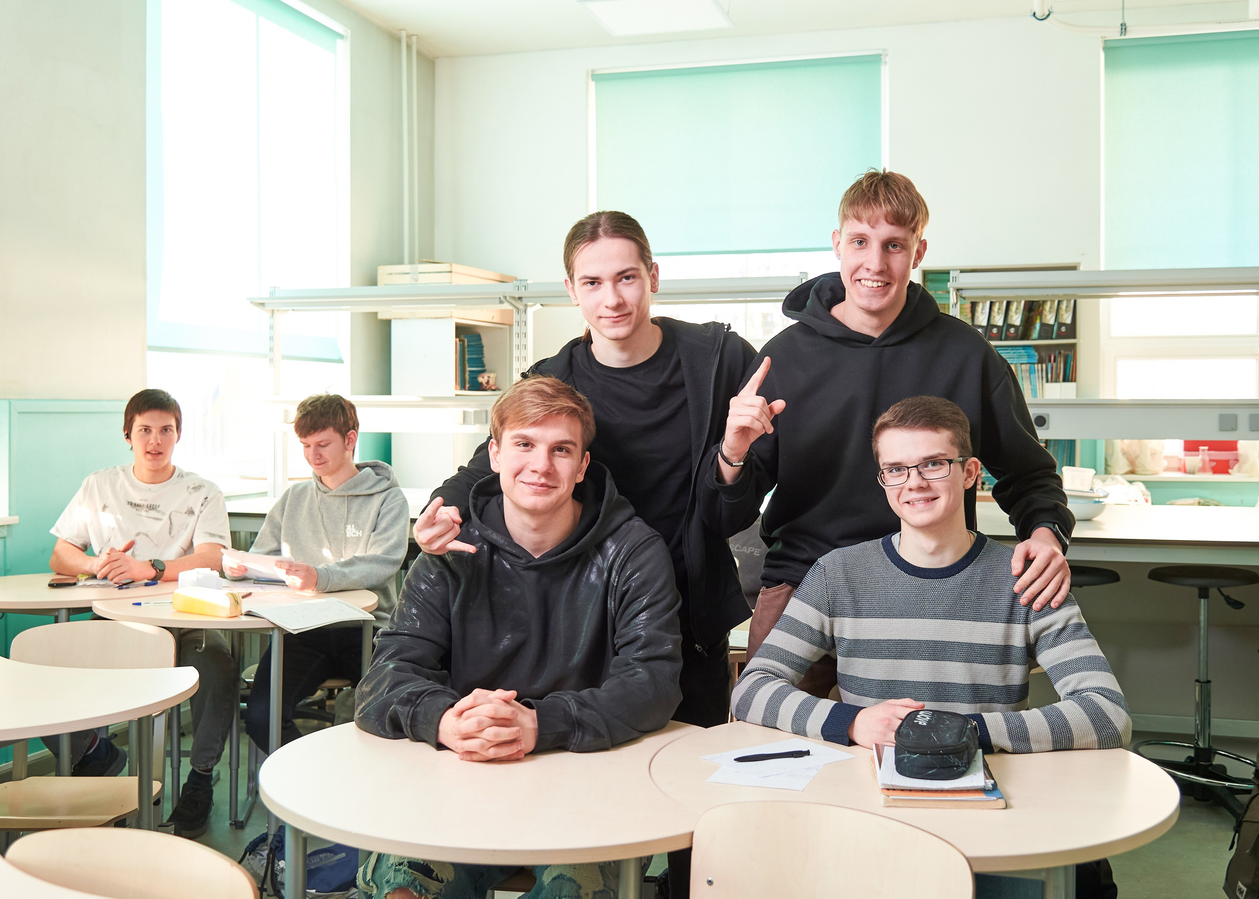 Выпускные альбомы для школ — для дружных классов. Нескучные выпускные альбомы в Таллине | Авторские макеты