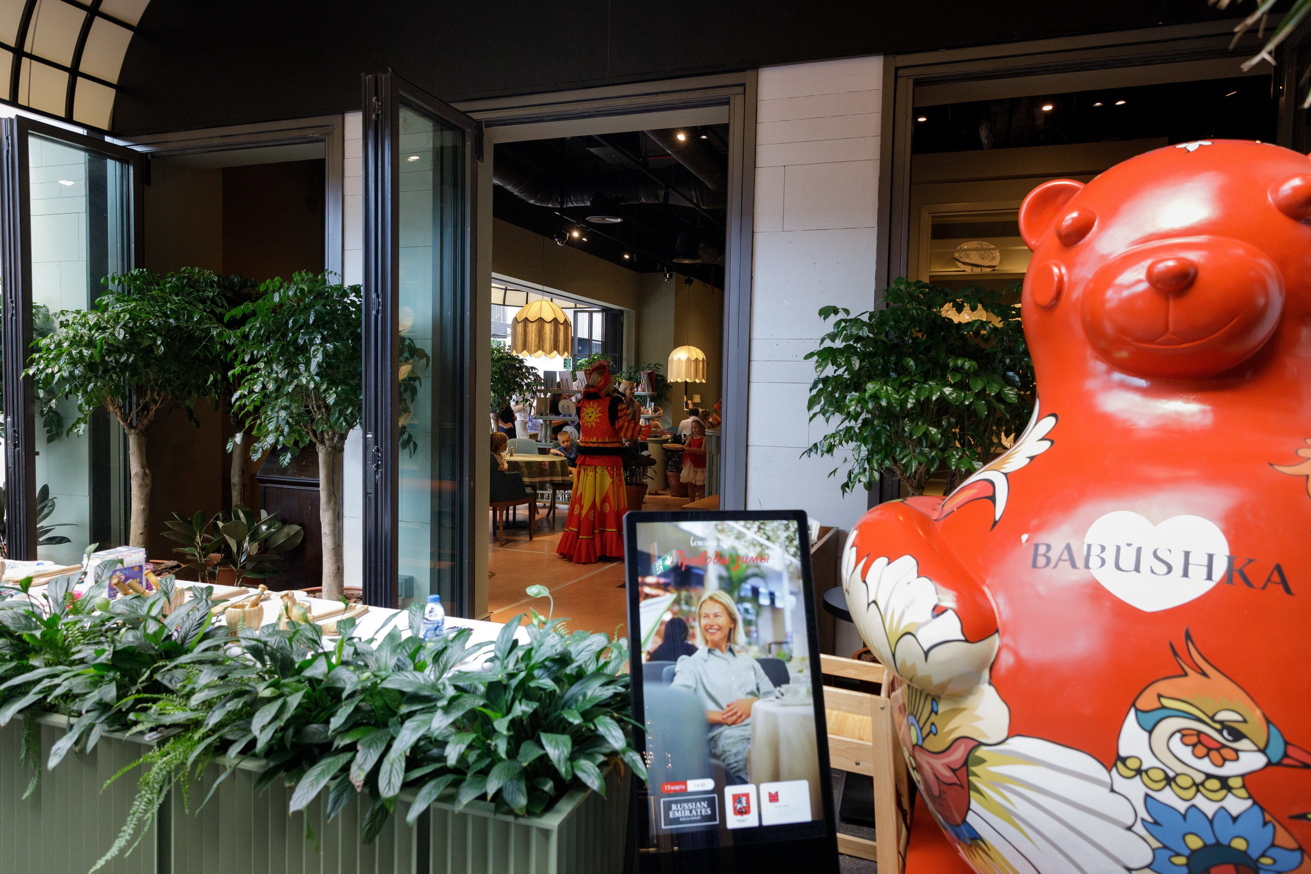 Maslenitsa at Babushka Restaurant, Dubai 2024. Photographer Anna Curly | Weddings and Events in Dubai