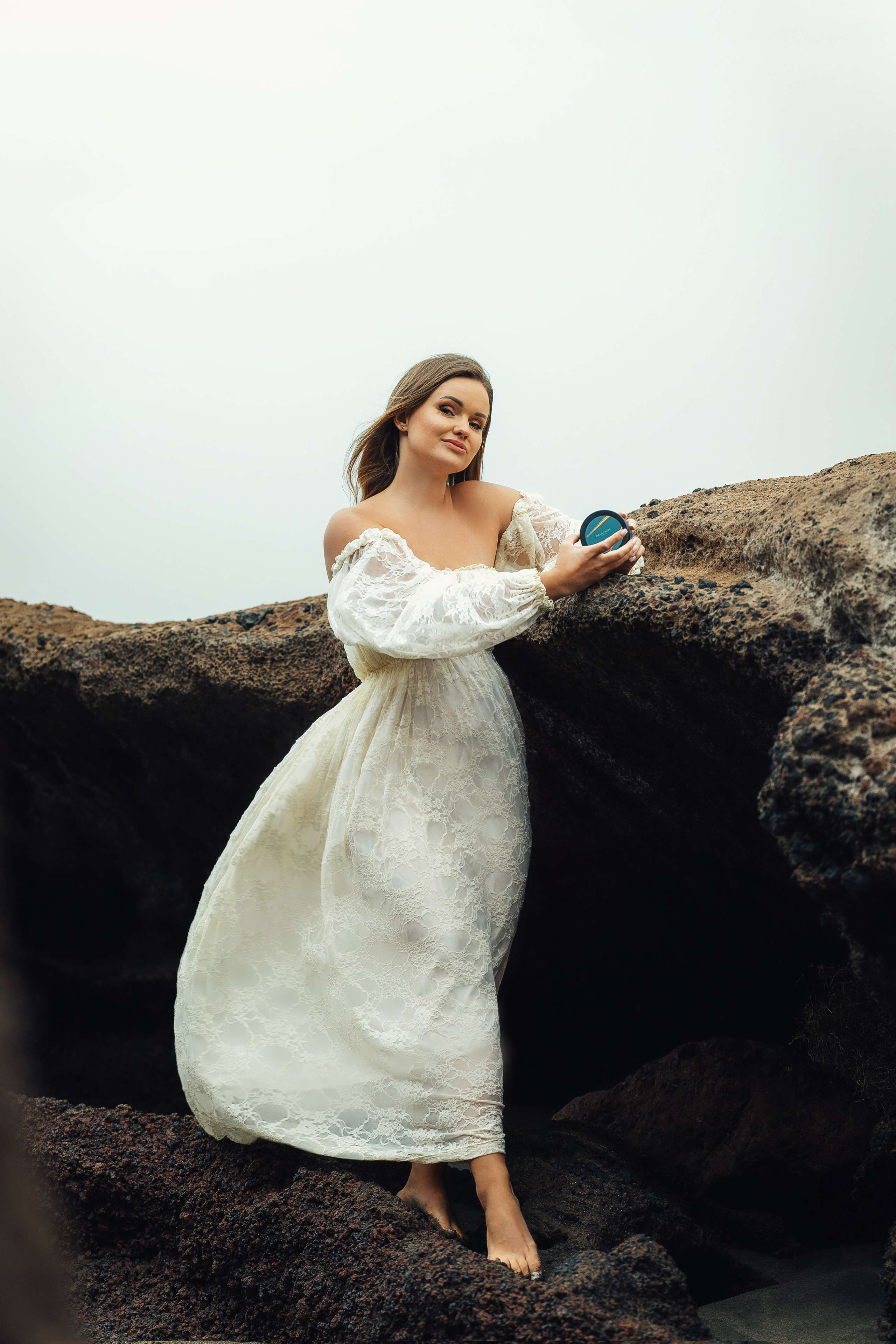 Business content. Tania Bonnet | Professional photographer in Tenerife — Flying dress sessions