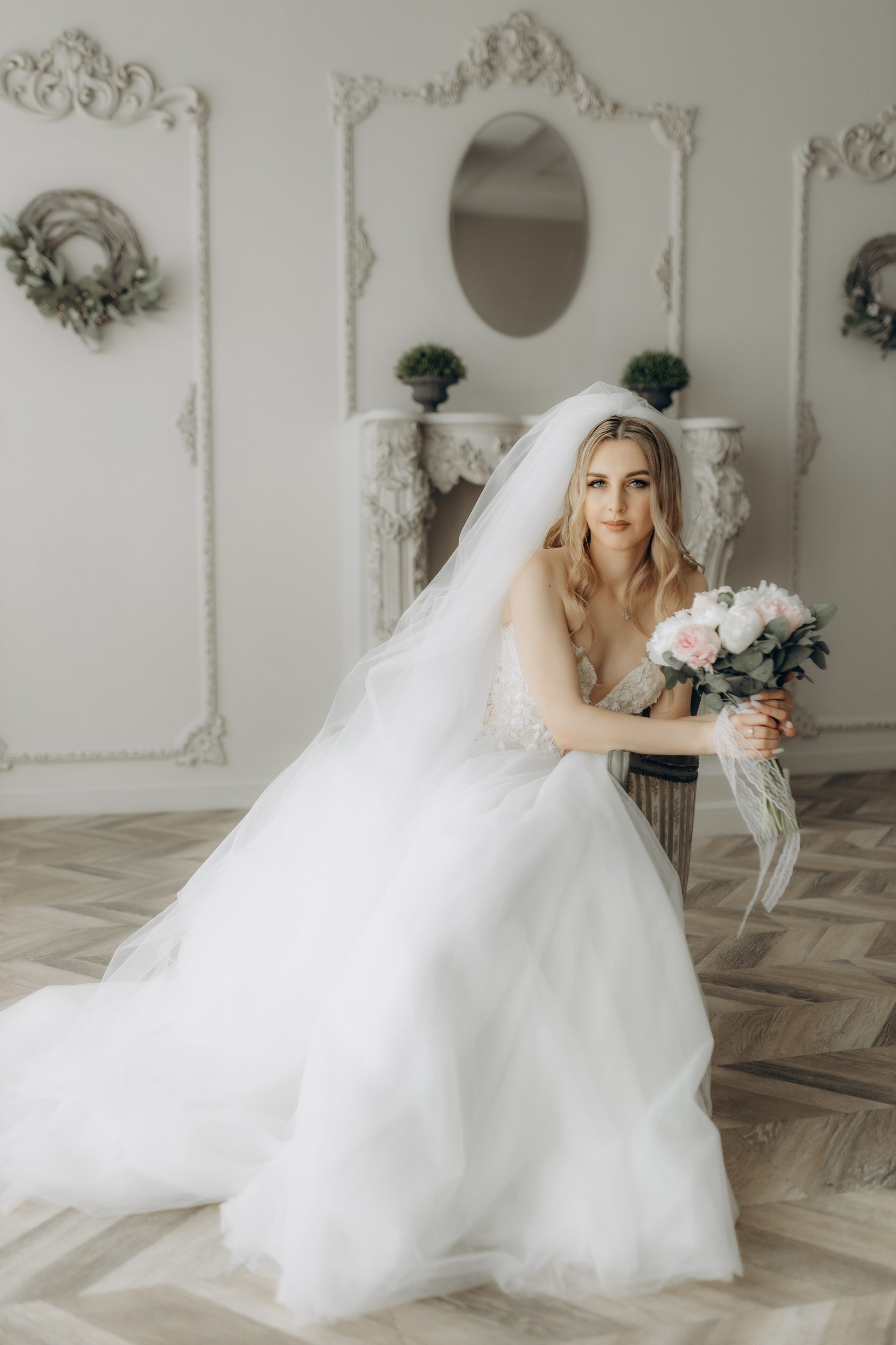 Nikolly & Constantin. Home