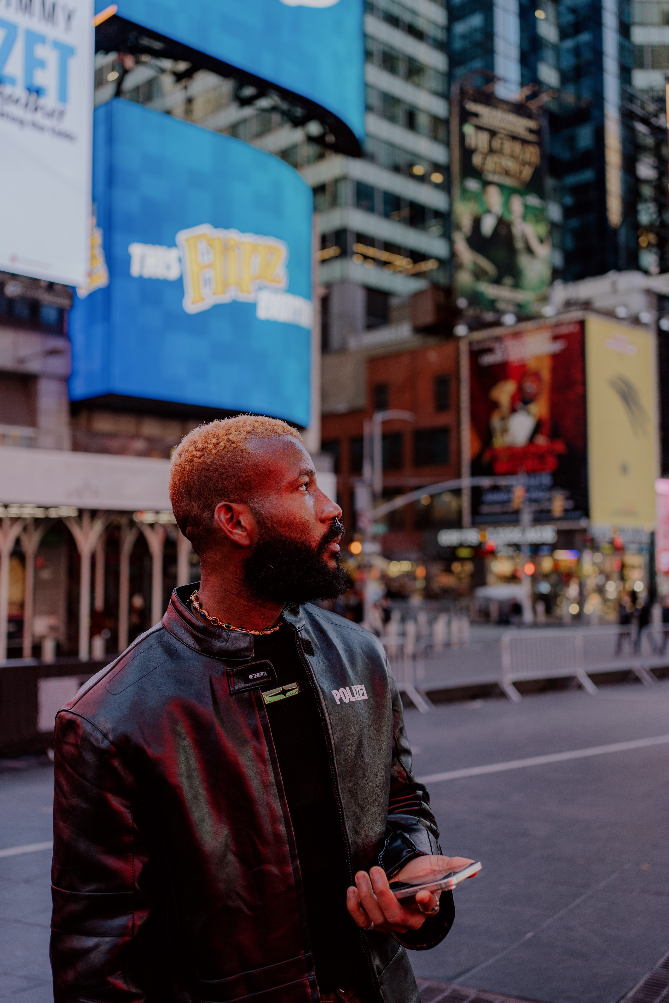 Times Square and 5th avenue. Videographer and photographer in New York // MAKAROV.VIDEO