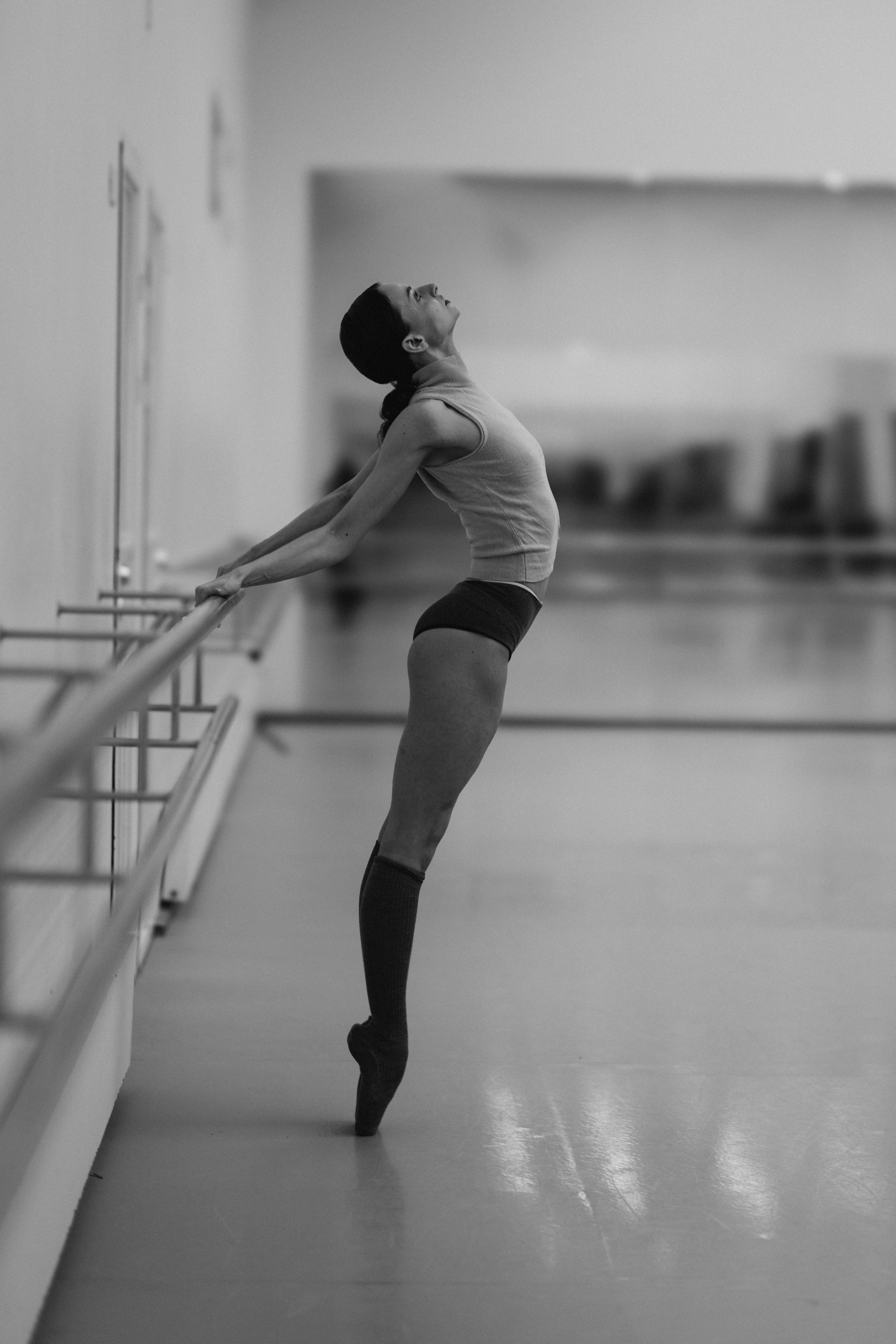 DANCERS. Victoria Olonen – Cinematic Portrait Artist | Helsinki & Europe