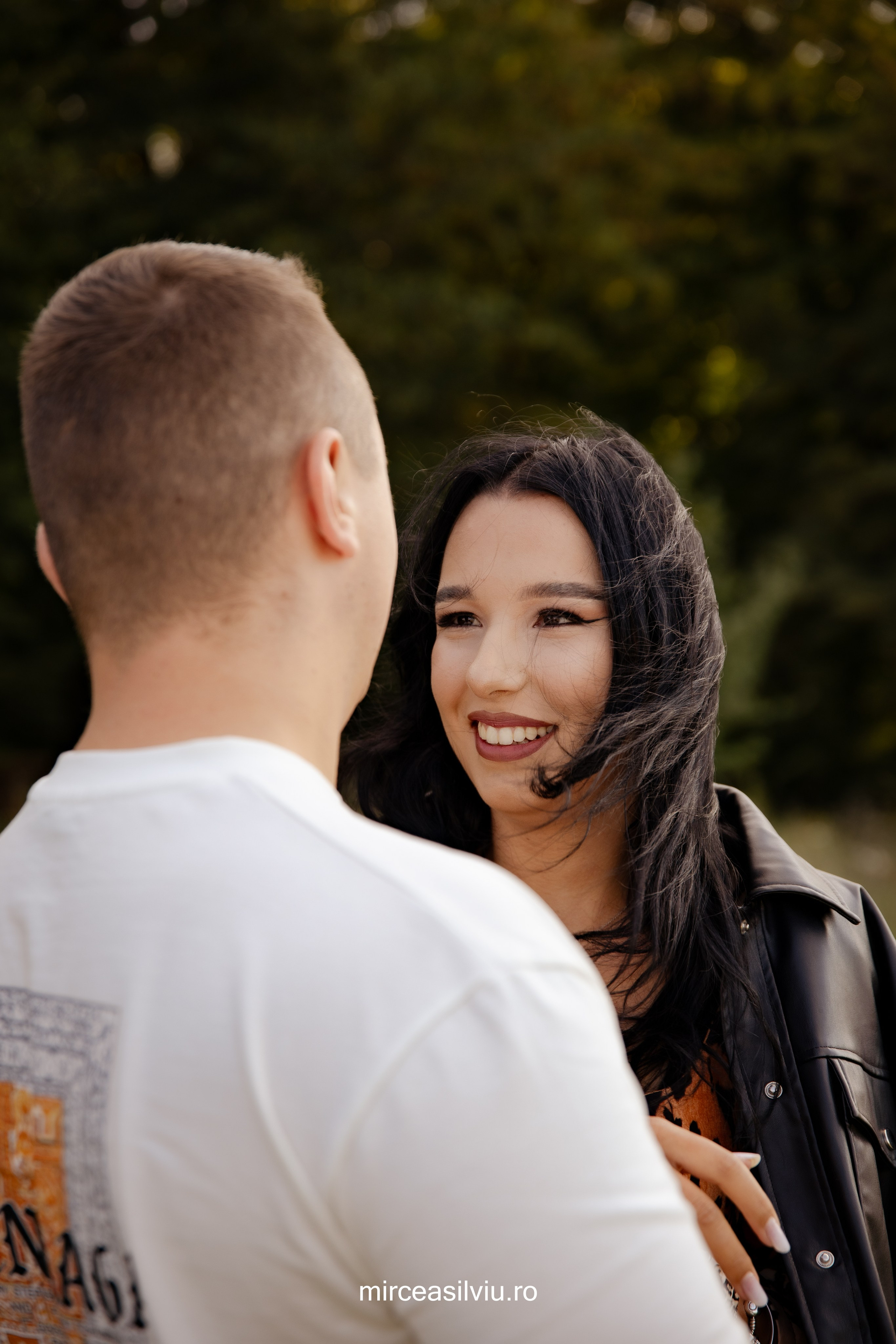 Fotograf de portrete și evenimente din Cluj-Napoca. Ședințe foto individuale, nunți, botezuri și aniversări în Cluj și județul Cluj