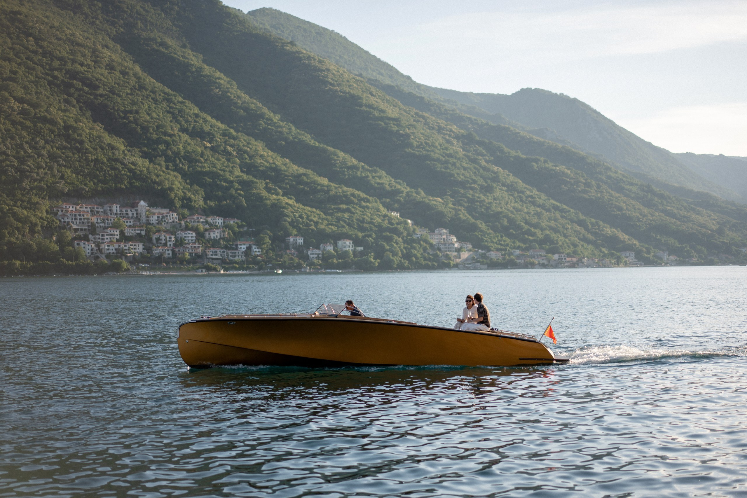 Perast Boat Proposal. Trouwfotograaf & videograaf in Montenegro | Maria & Vasilii