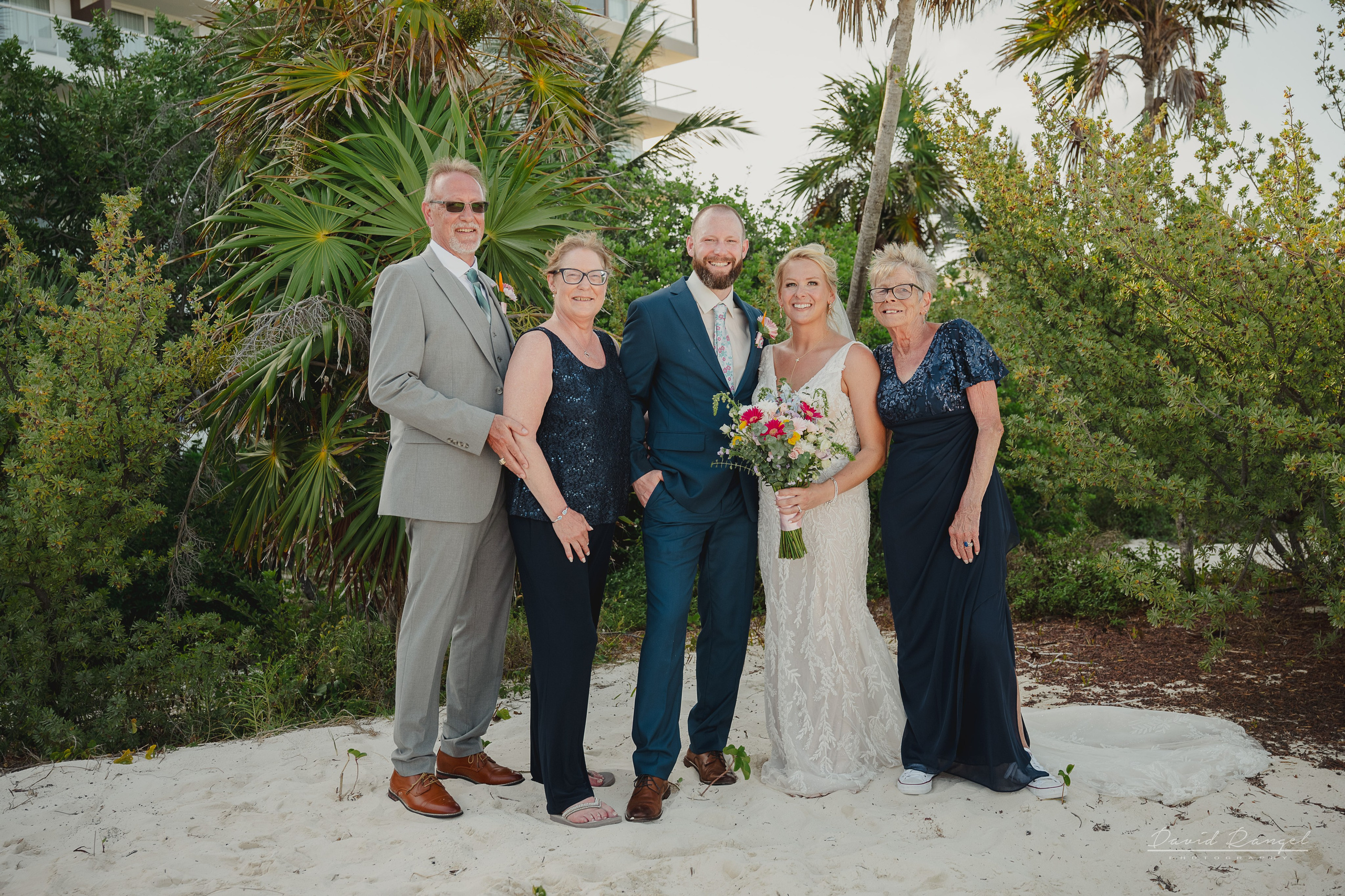 Destination Wedding at Royalton Splash Riviera Cancun. Destination wedding photographer based in Cancun and Riviera Maya with service worldwide