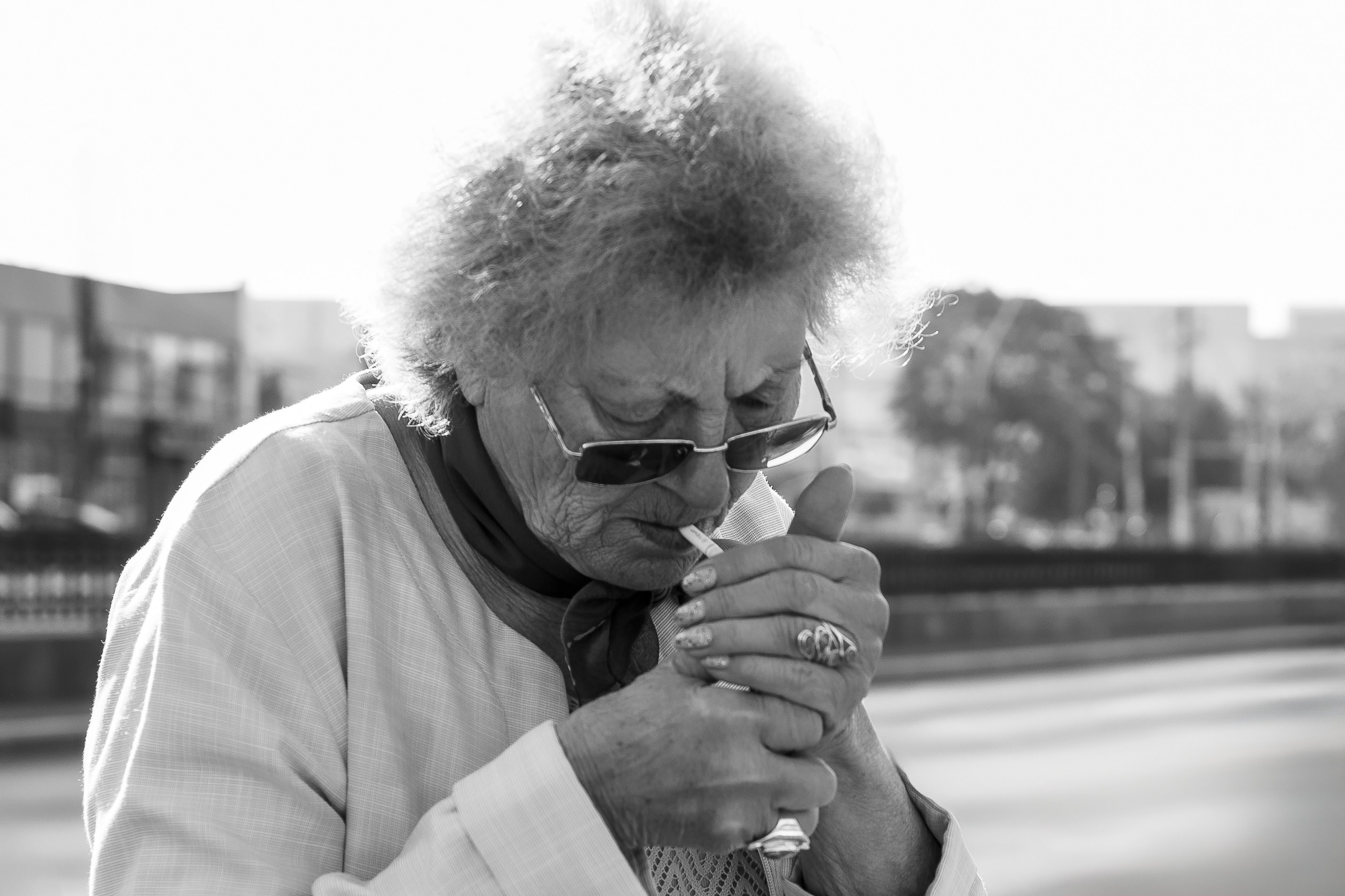 Îmbrățișare mamă și fiică – moment emoționant