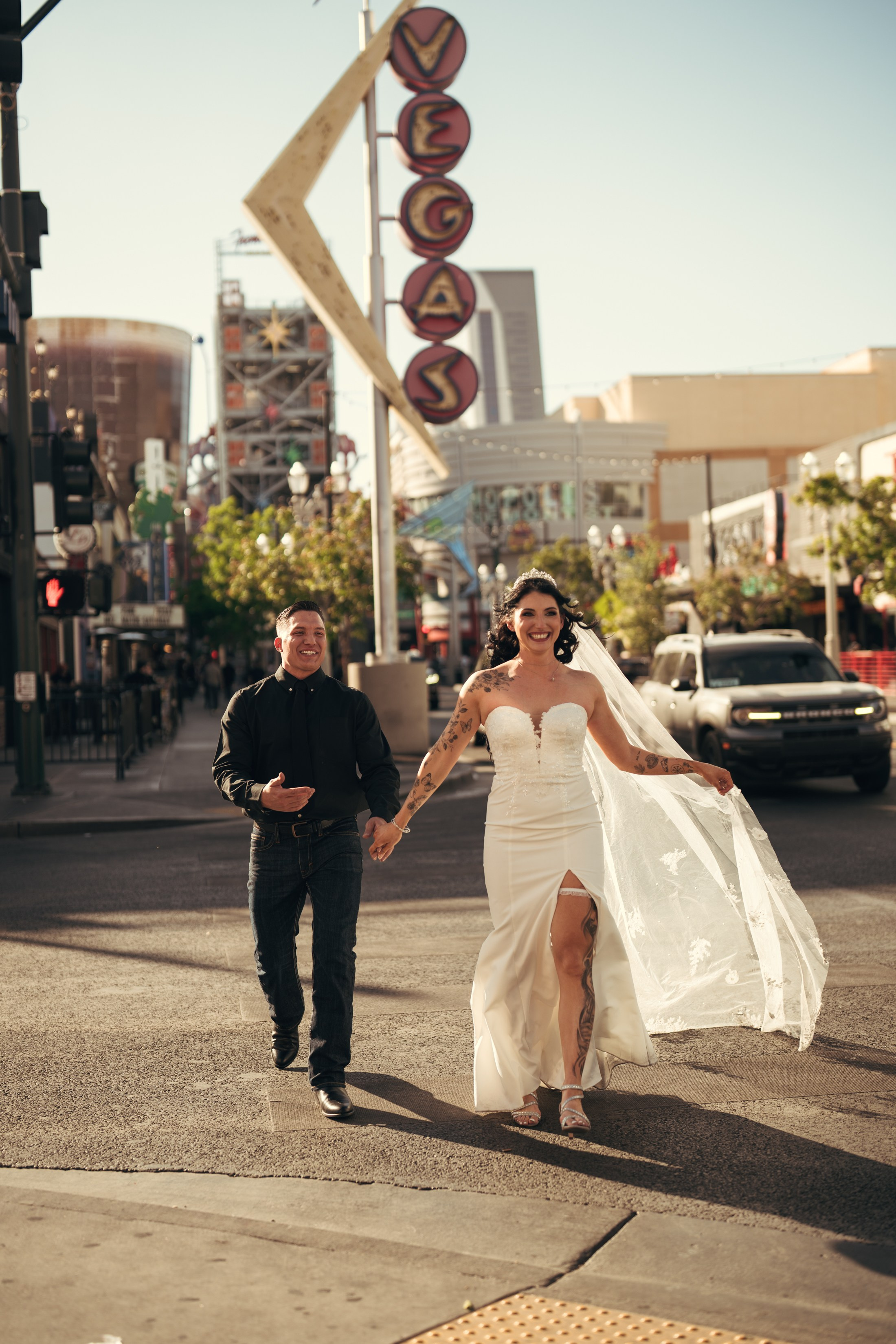 Krystina&Raymond. Wedding & elopement photographer Viktoriya Kravtsov. Las Vegas