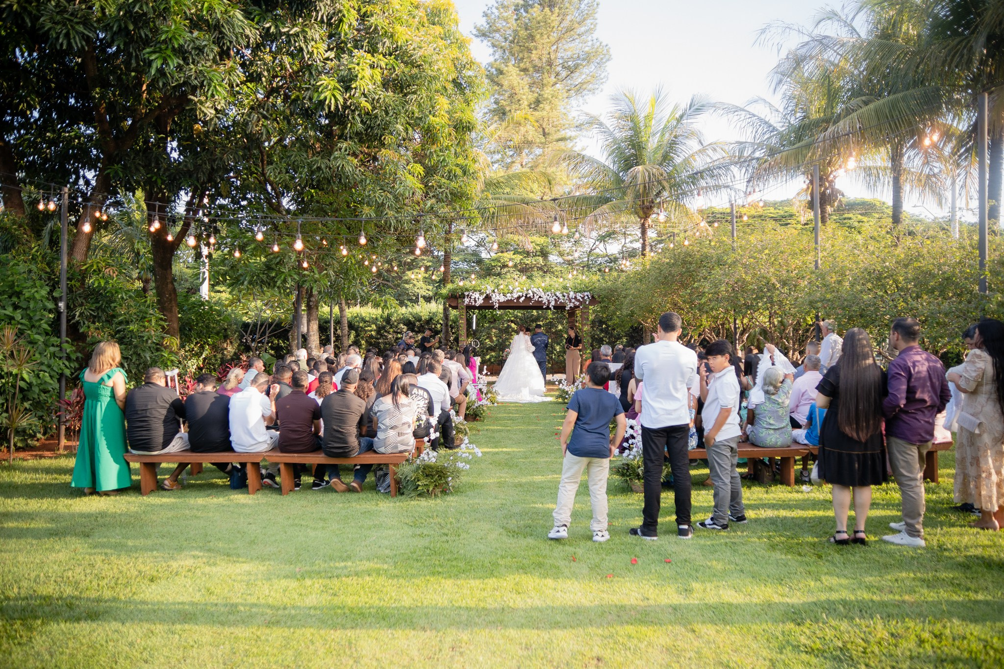 Larissa & Vinicius — Espaço Faveral / Aararaquara. Robson Colaço