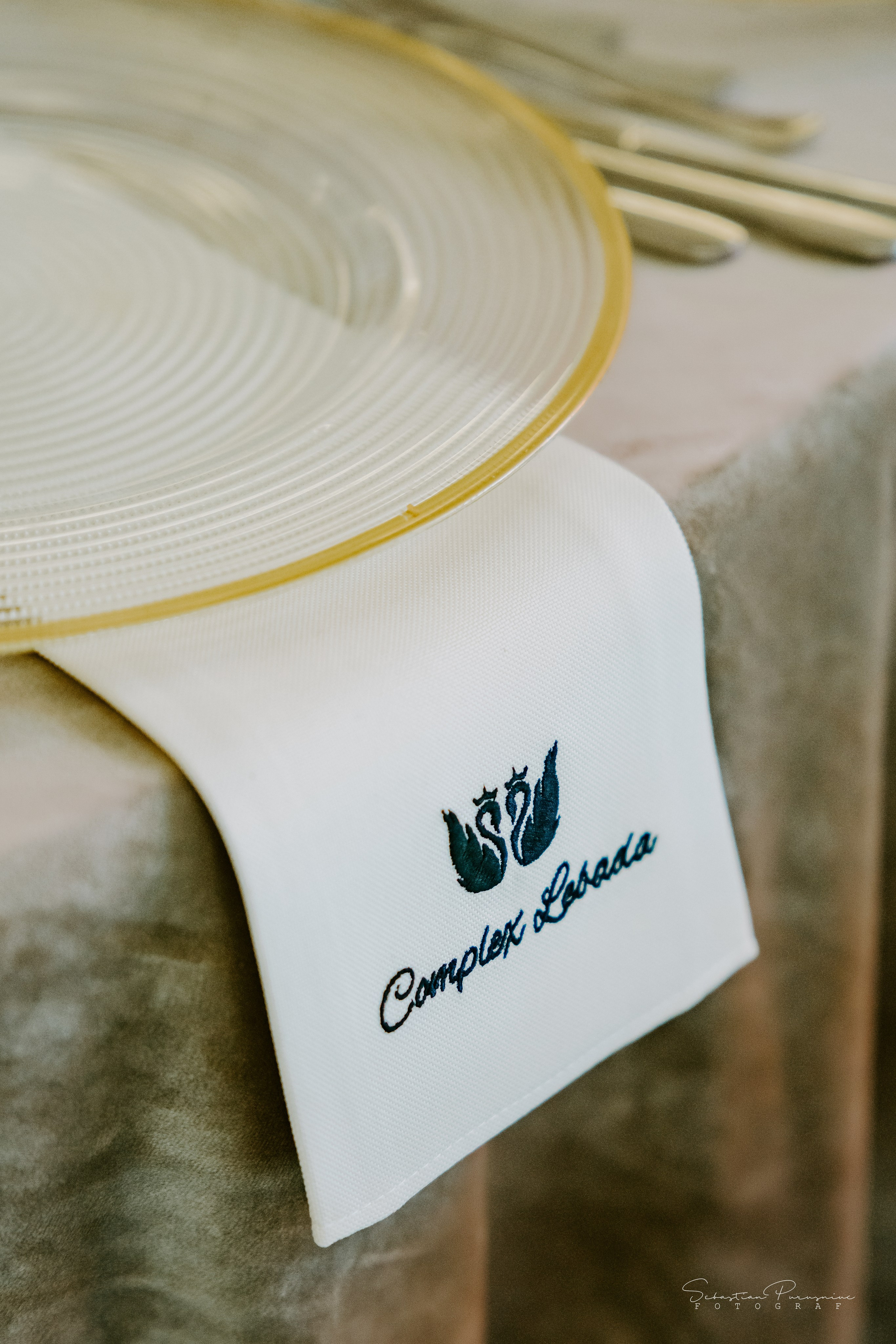 Mădălina & Alexandru. Sebastian Purusniuc Fotograf - Iasi