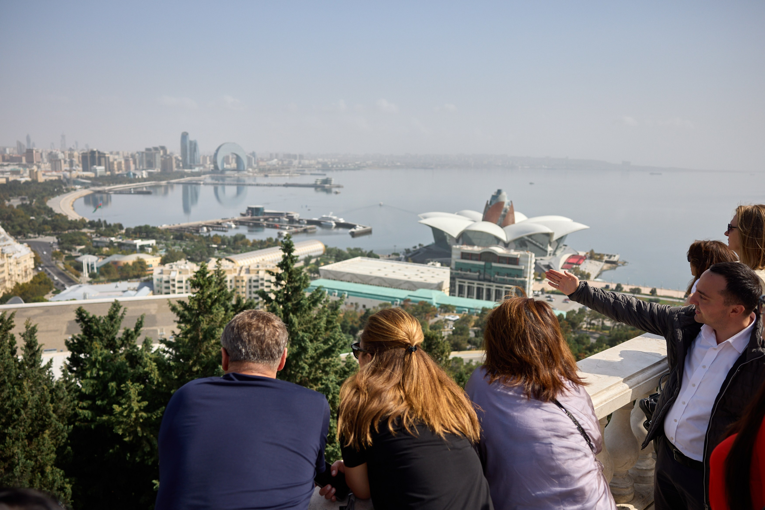 Экскурсия по Баку. День 2. Photographer in Baku Kamran Enceladus