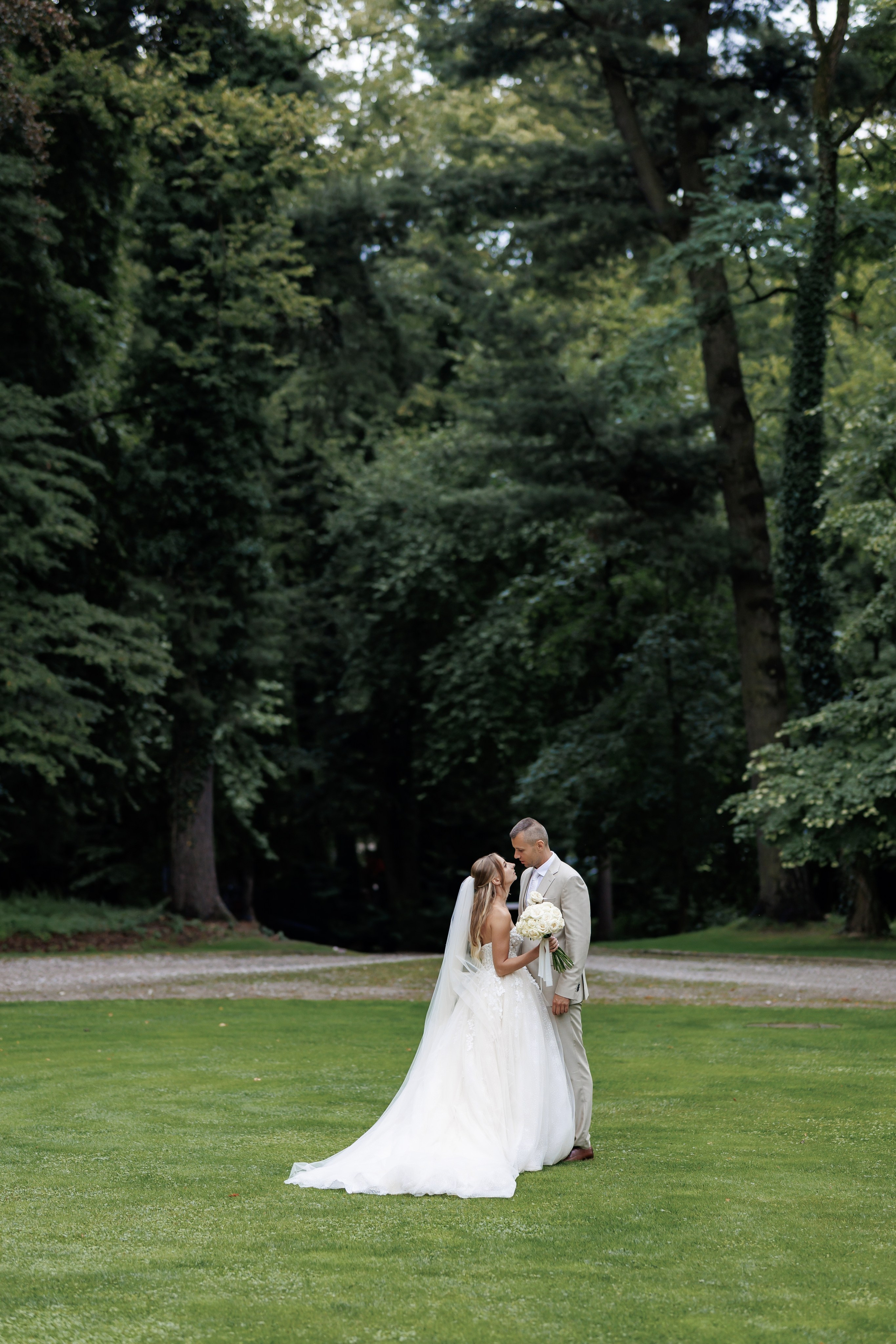 Kamila & Jorg. Dwor Sireakow. 26.07.2025. Fotograf ślubny i rodzinny w Krakowie Yana Klymova