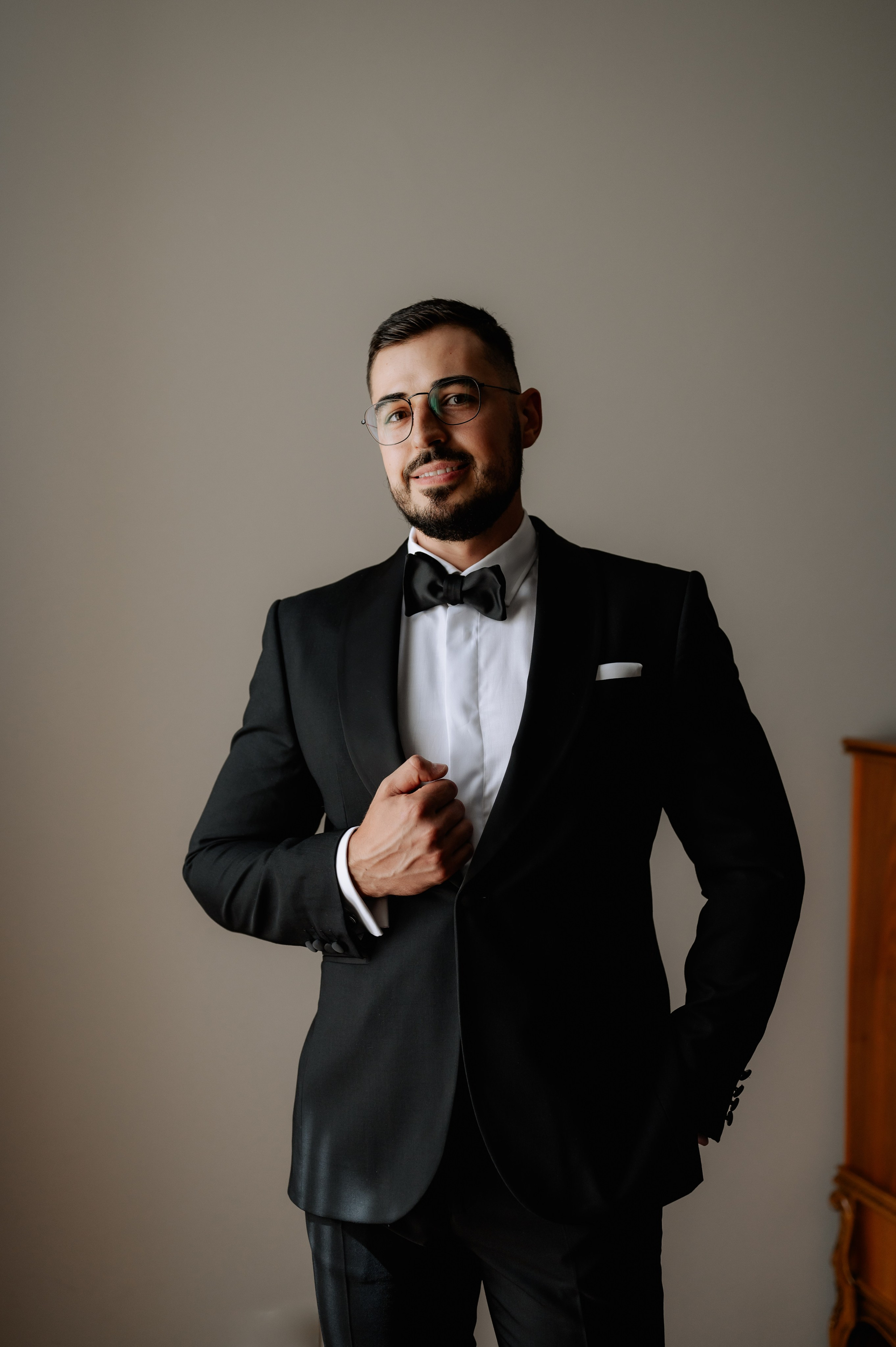 Cununie civila in aer liber , artificii de zi colorate , decor nunta , nunta la Hotel Traian. Proud Vision Weddings | Wedding Photography & Film — Servicii profesionale Foto Video Nunta Iasi