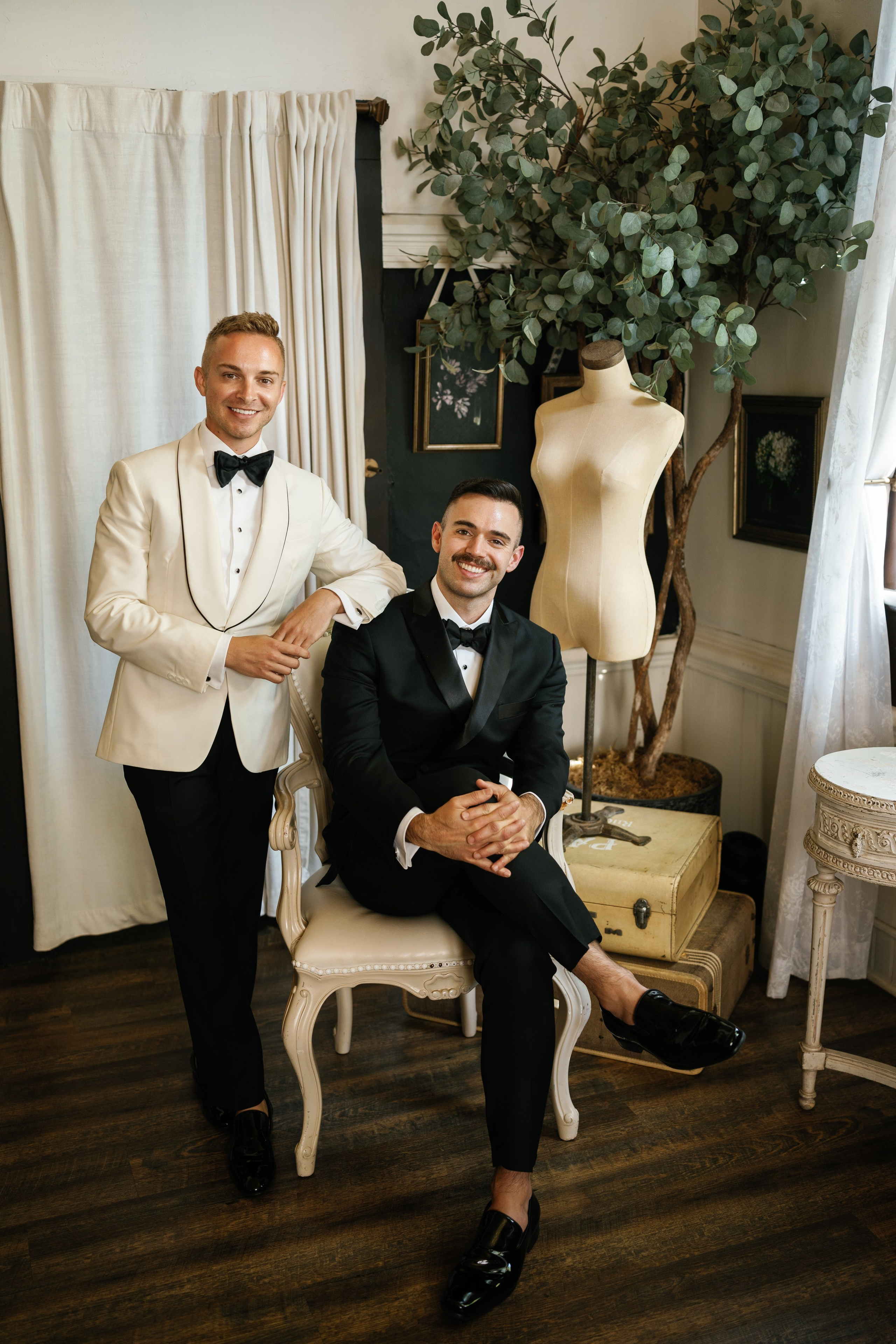 LGBT wedding photographer in California. Wedding Photography & Videography Team in California, Los Angeles, San Francisco, San Diego and Travel