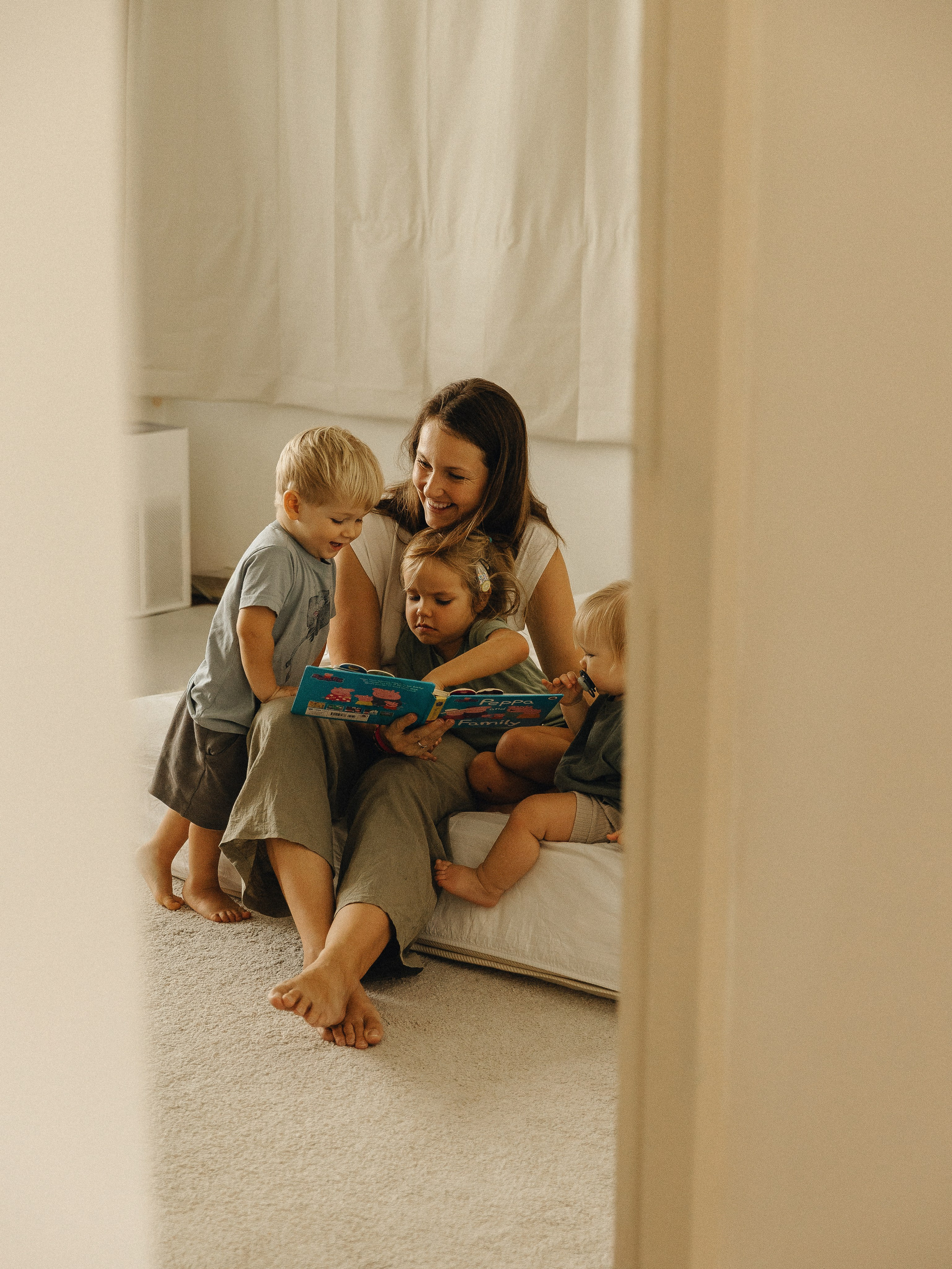 Family and wedding photographer in Bangkok, Thailand