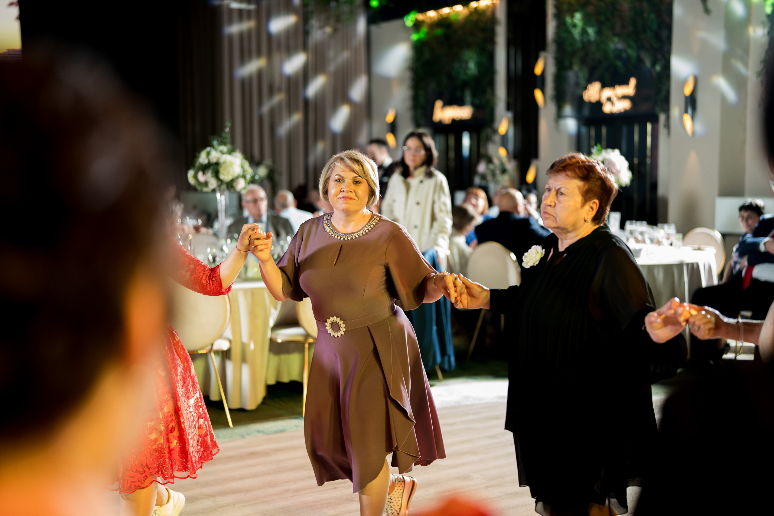 PARTY. Gabriel Florea — Fotograf nuntă București