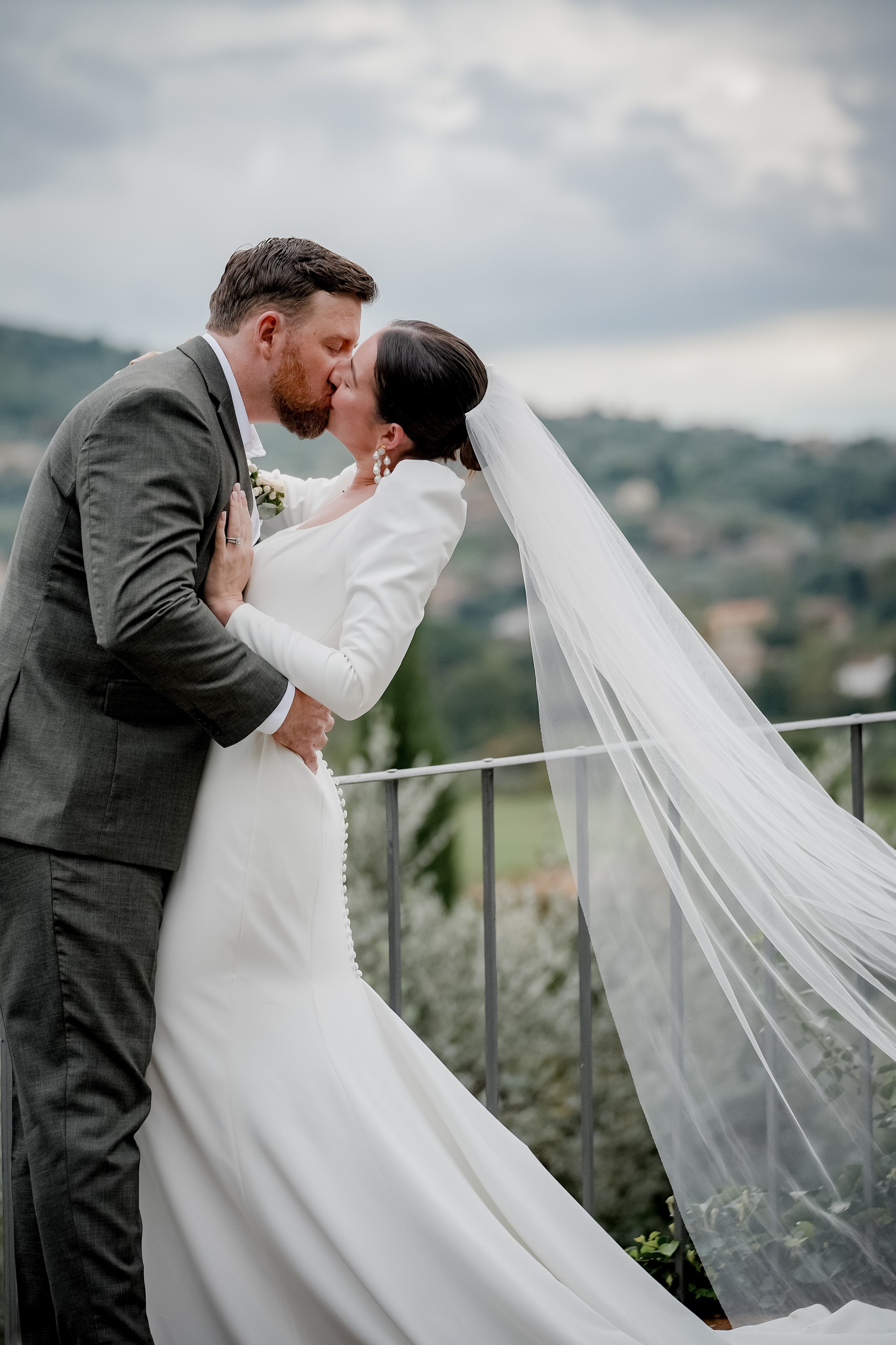 Elopment in Cortona. Villa Falconiere. Wedding Photographer in Italy