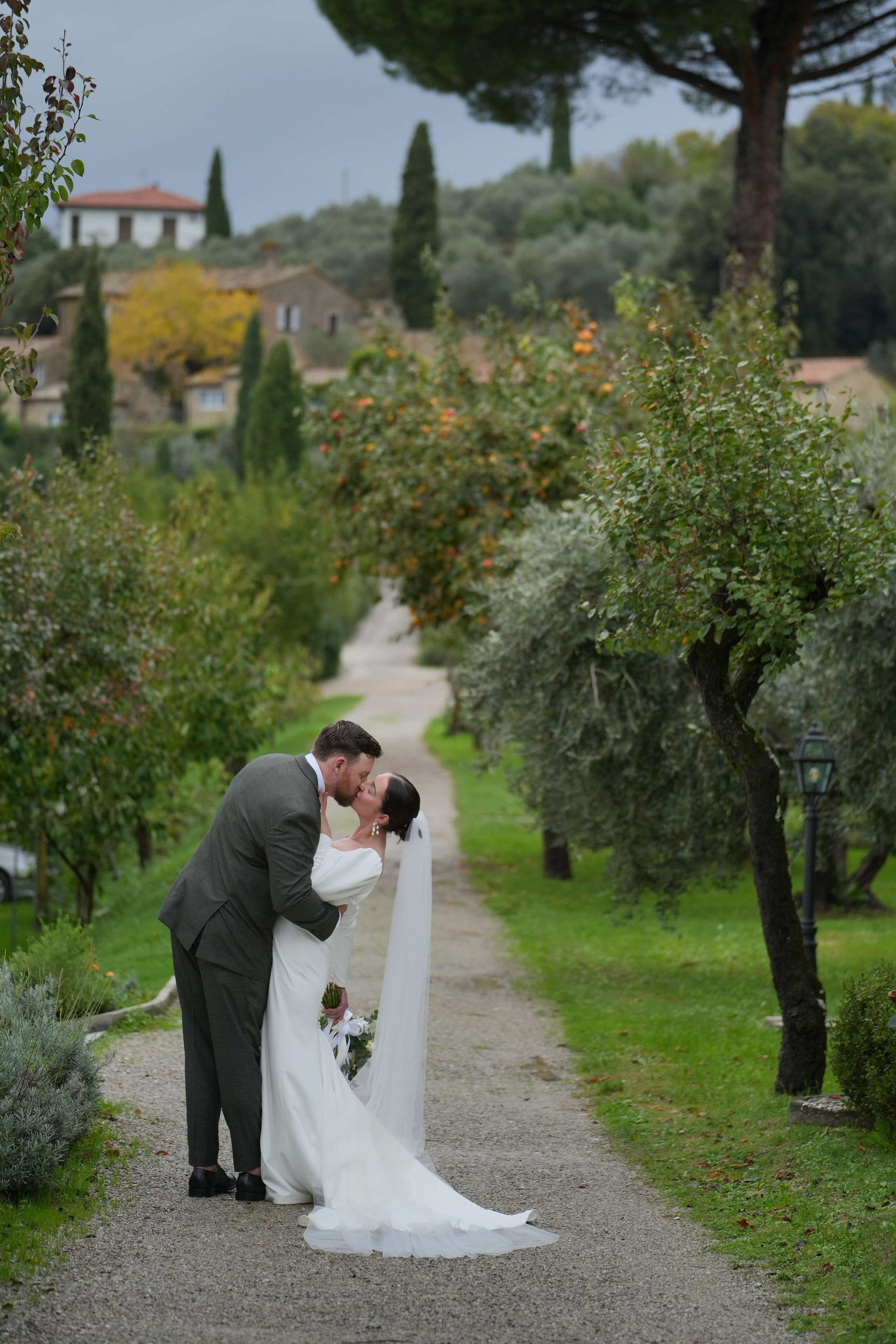 Elopment in Cortona. Villa Falconiere. Wedding Photographer in Italy