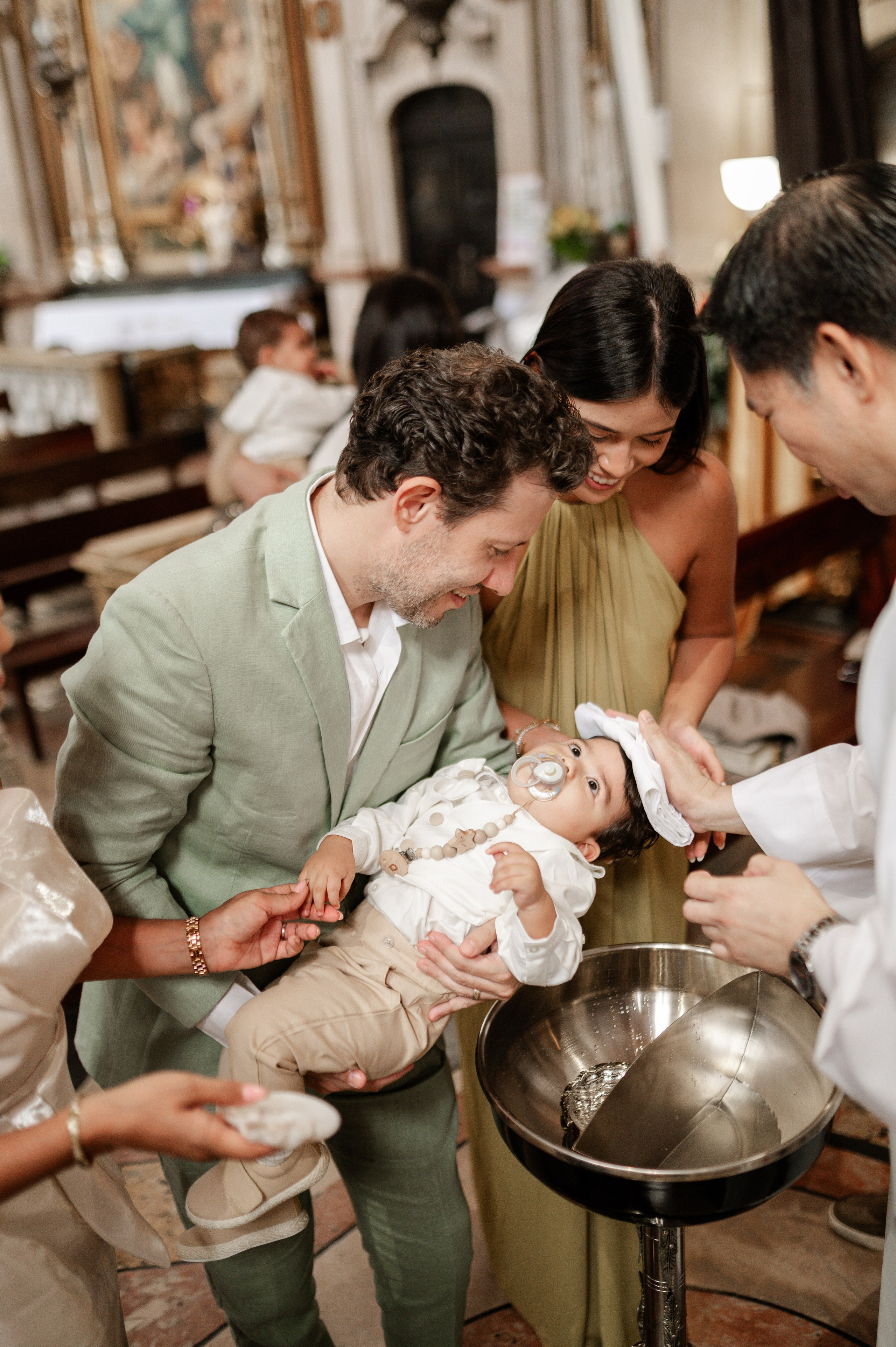 Фотосъёмка крестин — тёплые и значимые моменты. Ваш фотограф в Лиссабоне — Анна Белова