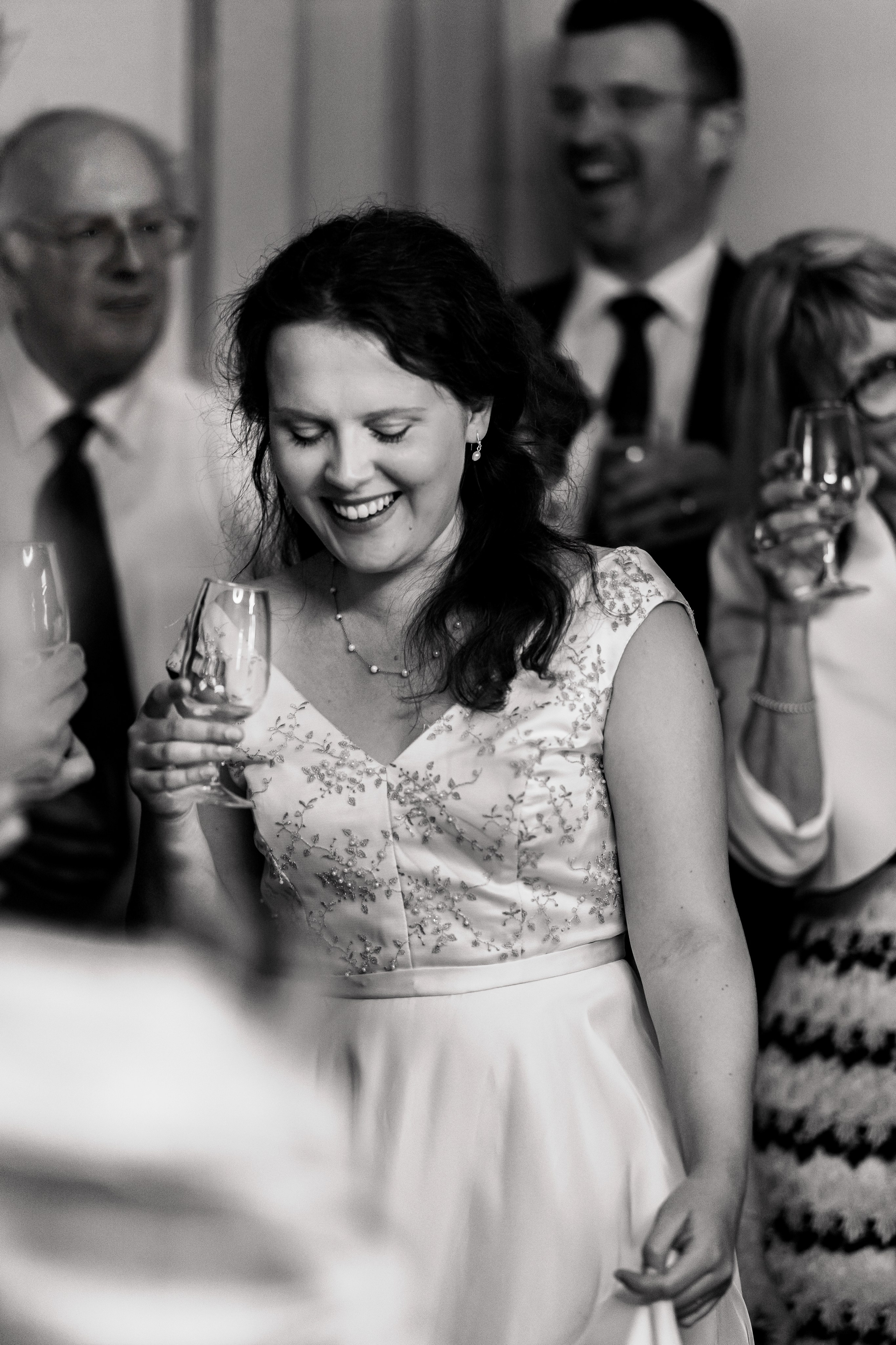 Mariage à l’église | Photographie de cérémonie par Eugenia Andres. Photographe à Genève - Eugenia Andres