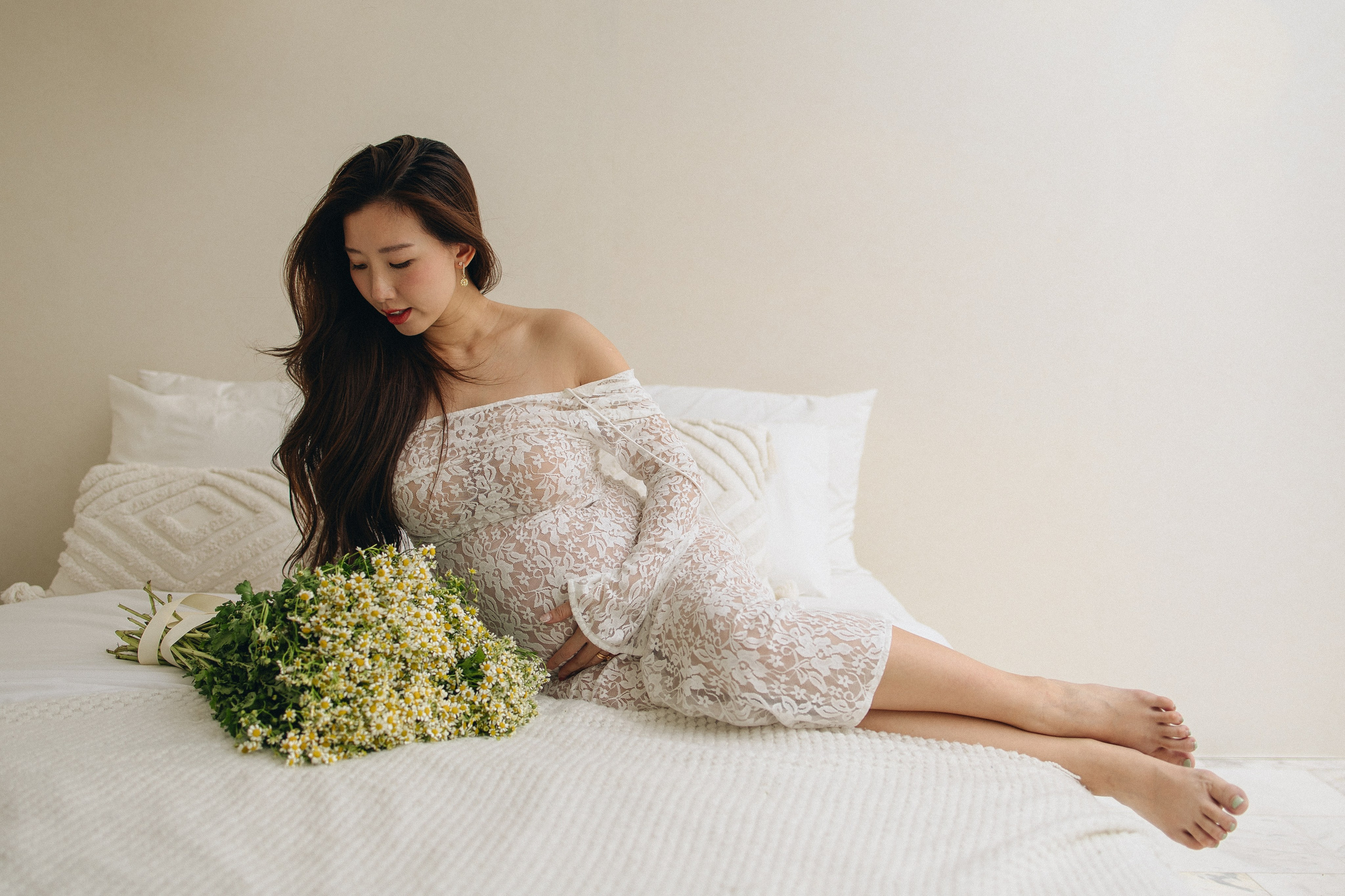 The Sweetest Anticipation. Family and wedding photographer in Bangkok, Thailand