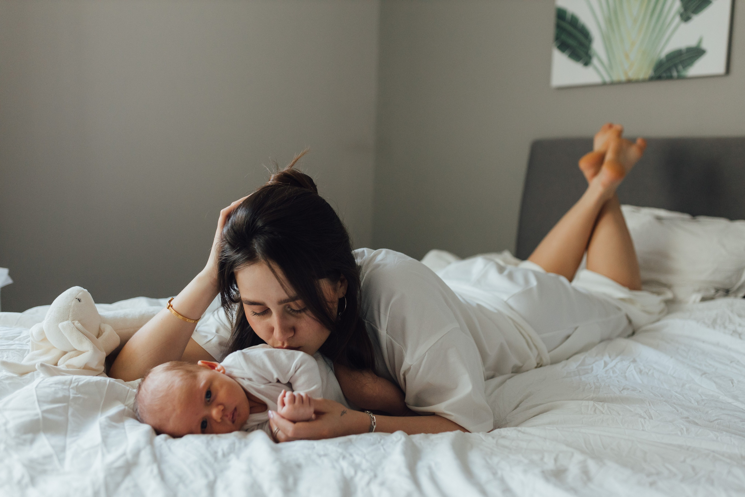 Newborn Home Photo Session. Maternity, newborn photographer in the Bay Area|Iryna Rakivnenko