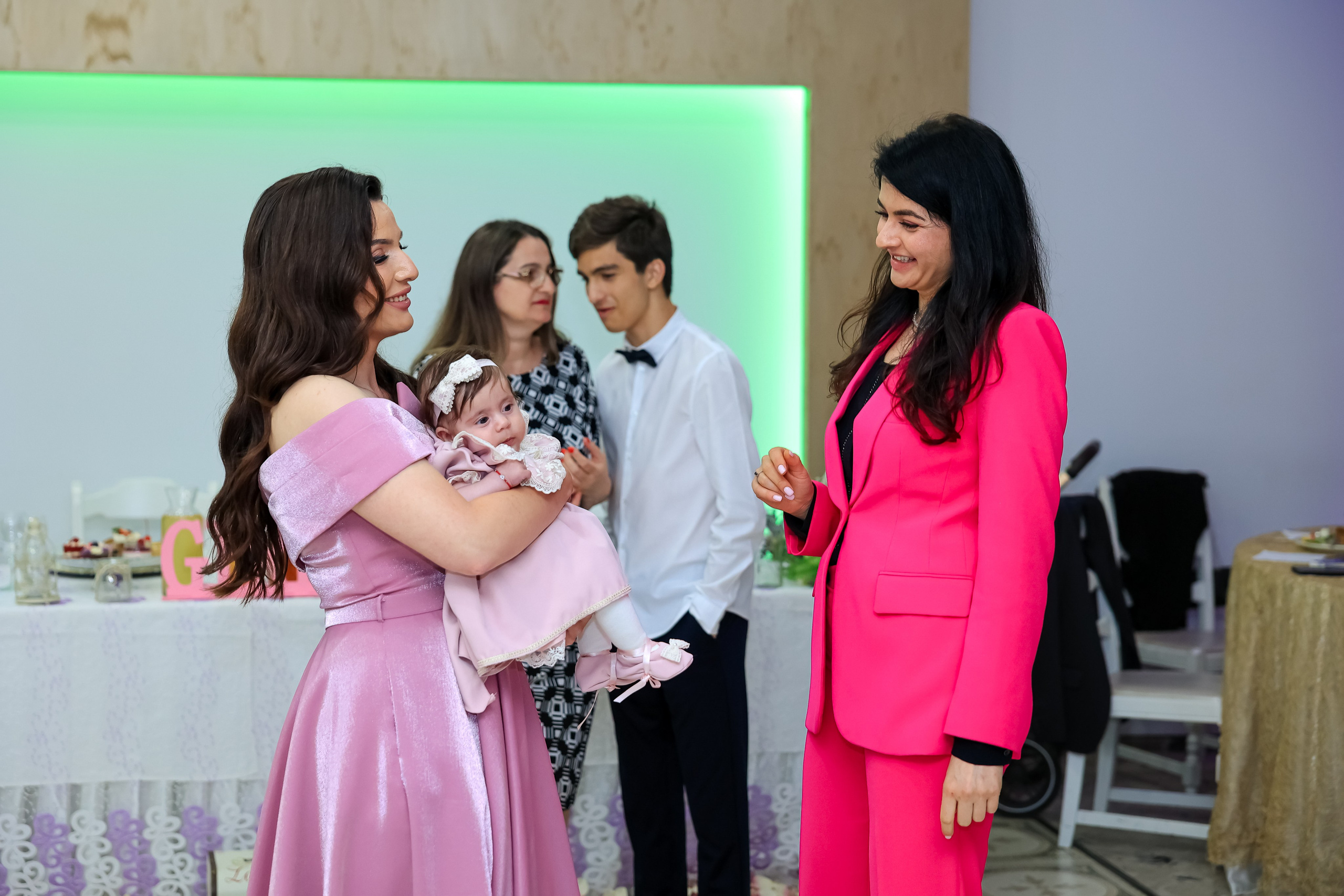 Iris Stefania. Moments By Gub