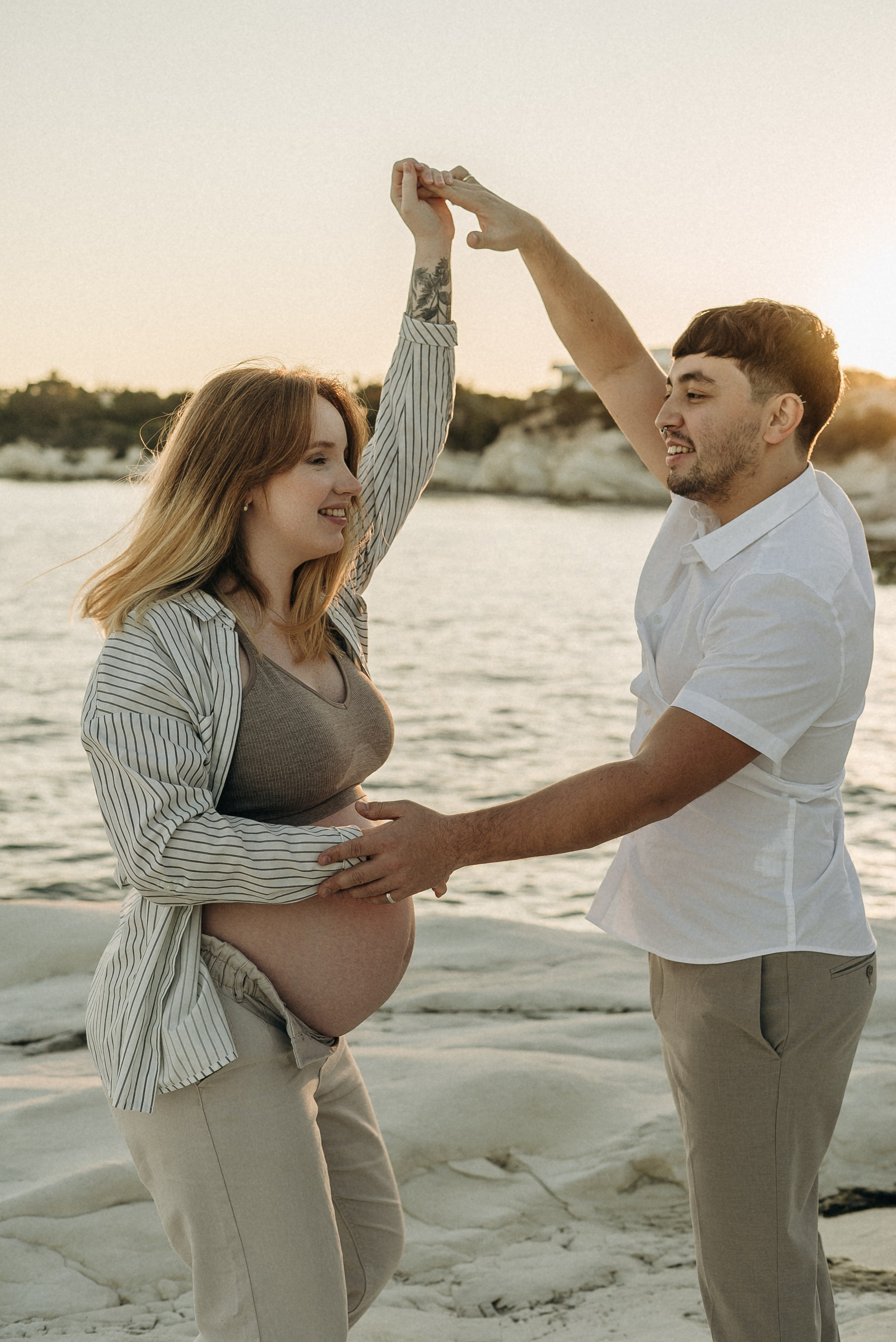 Фотосессия беременности на Белых камнях | Maternity photoshoot at White Rocks. Портретный и семейный фотограф в Лимассоле Кипр Анна Руссу