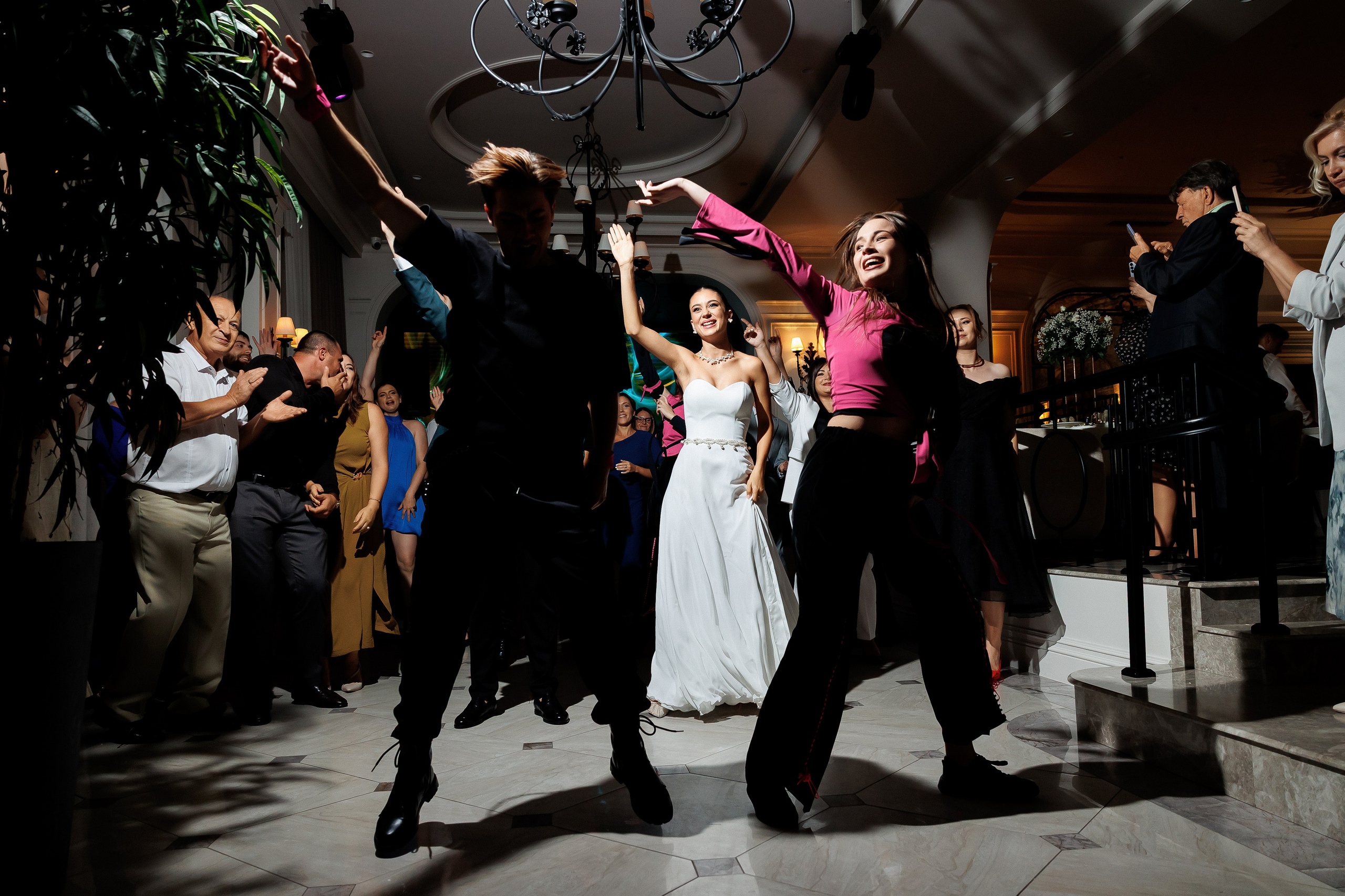 Serghei & Erica — Queen Residence. Servicii Foto și Video 067188353