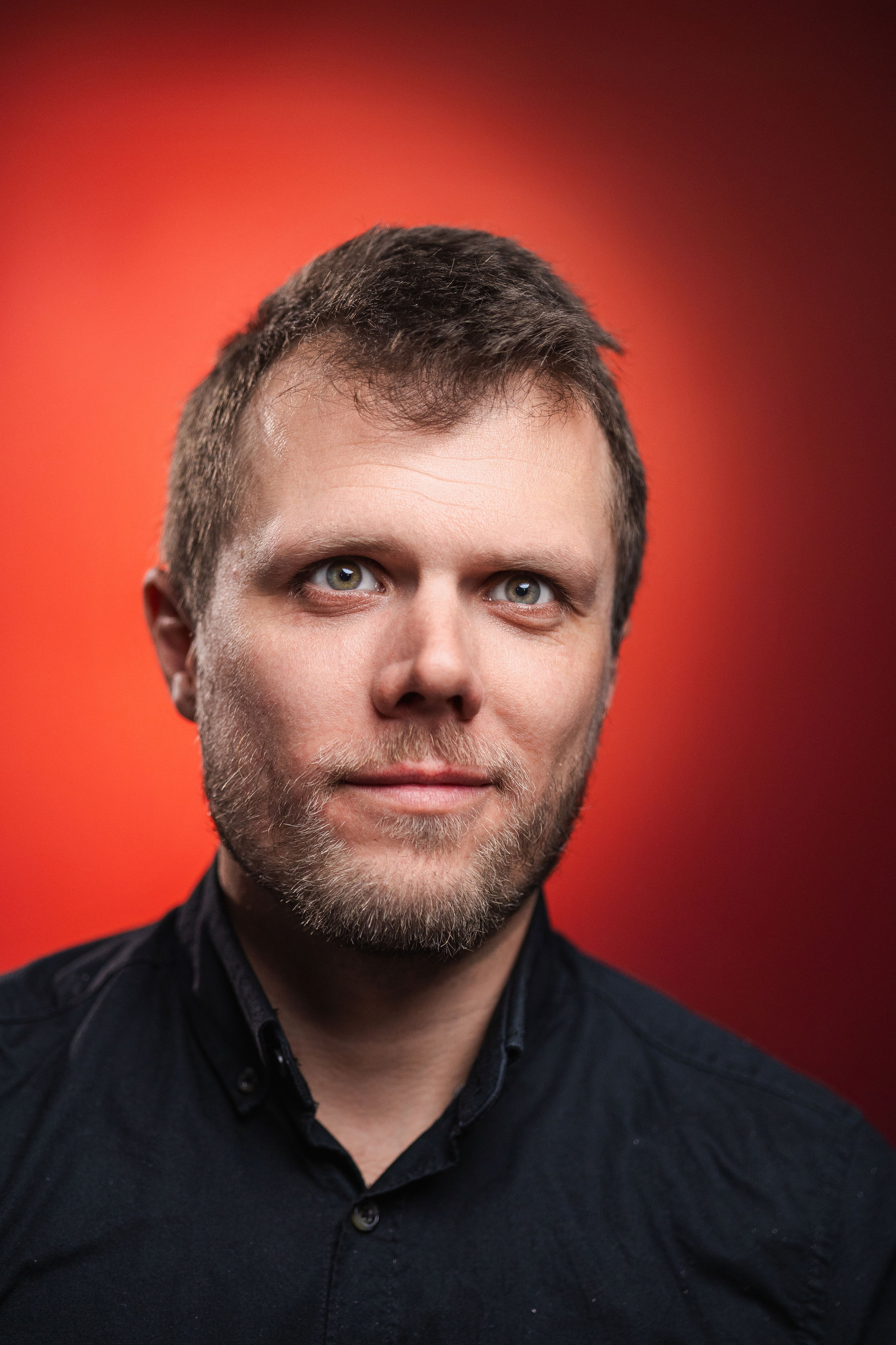 Dan Murzea. Daniel Cioc - Fotograf profesionist în București, specializat în evenimente, nunta, botez, corporate, portret și boudoir