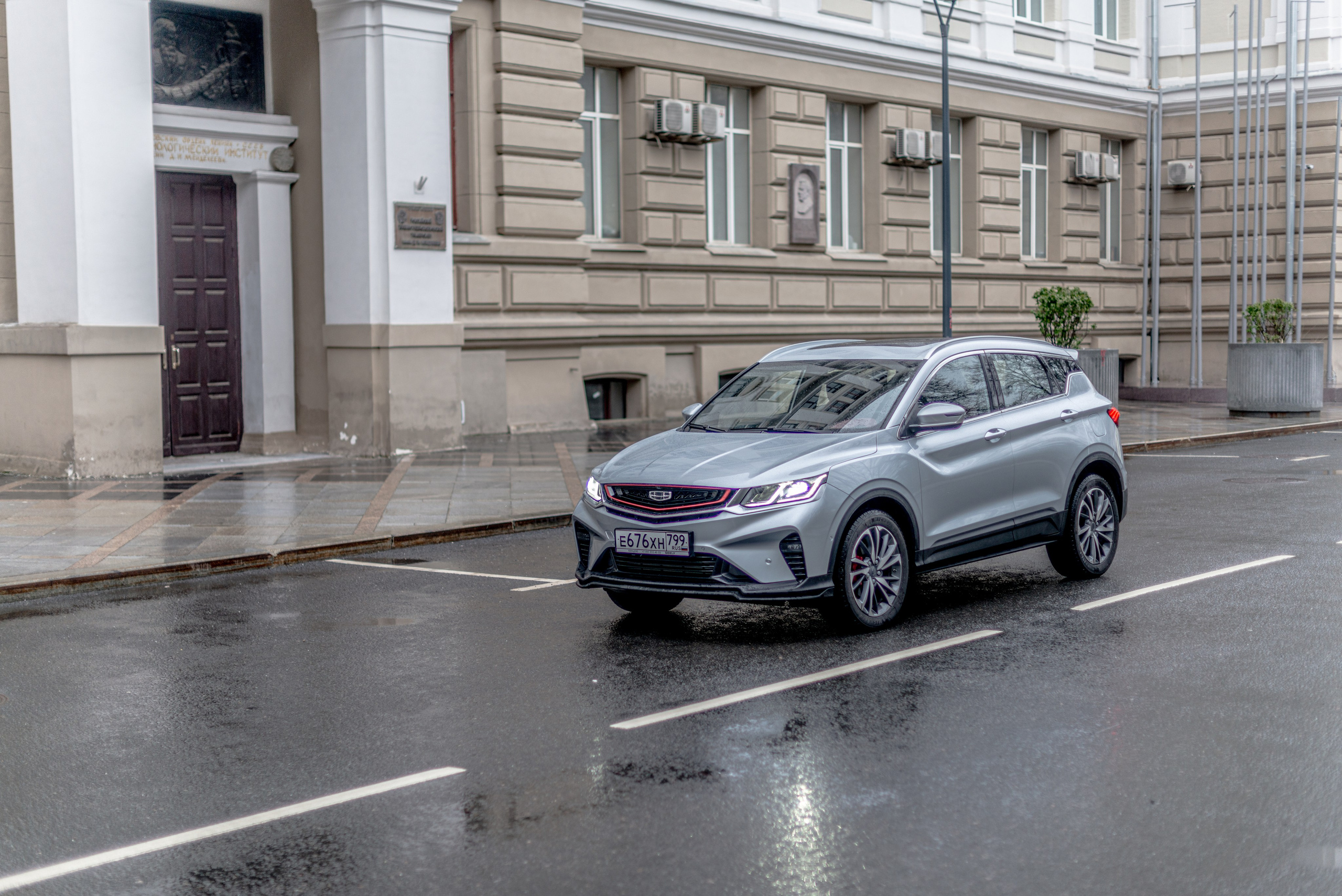 Фотосъемка автомобиля Geely Coolray. ФОТОГРАФ МЕКСИКА КИНТАНА-РОО